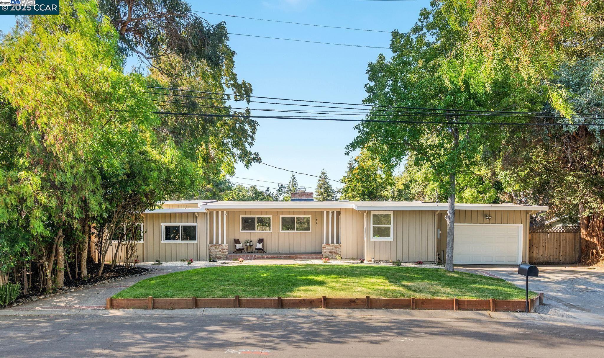 Detail Gallery Image 2 of 22 For 1781 Gilardy Dr, Concord,  CA 94518 - 5 Beds | 3 Baths