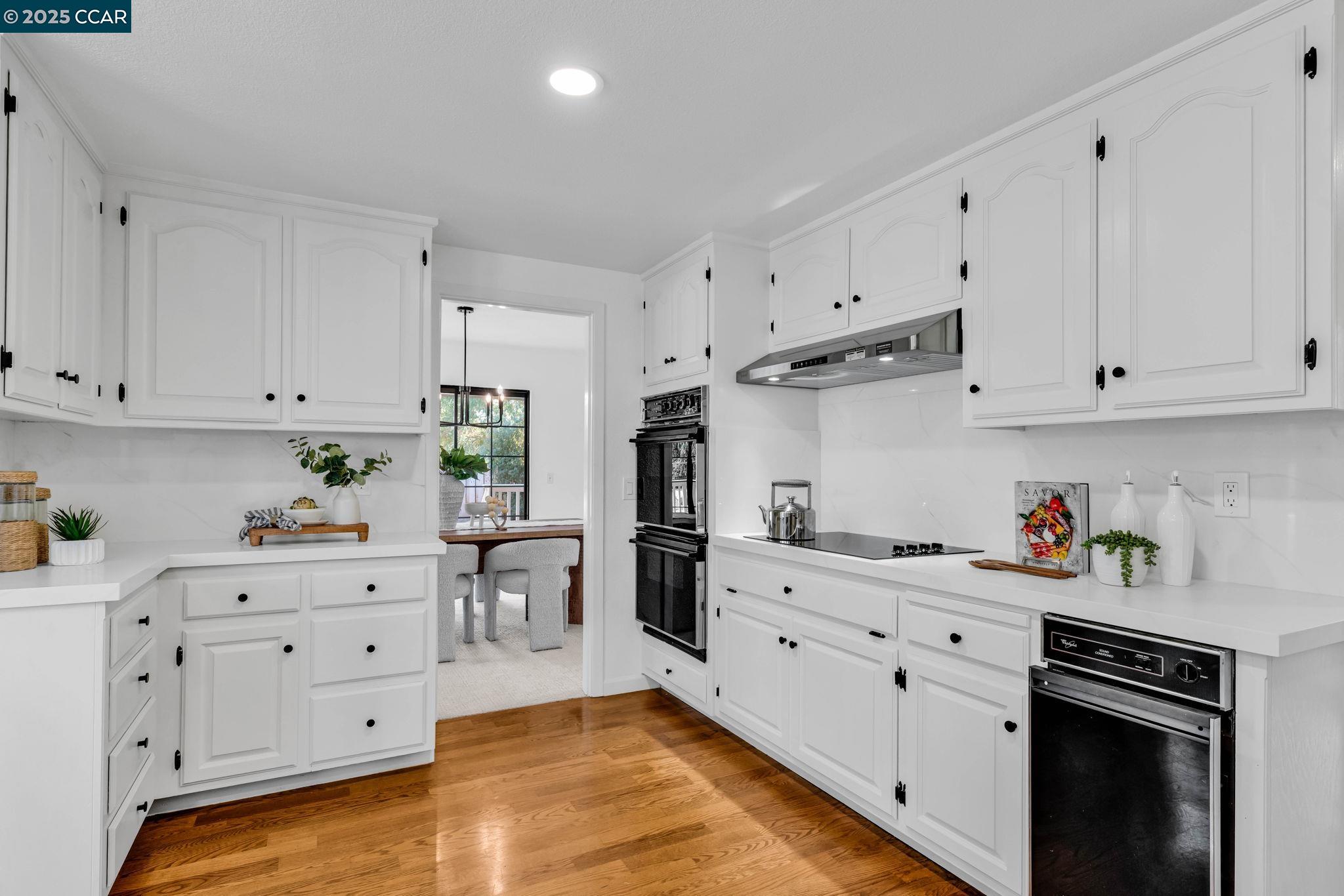 Detail Gallery Image 12 of 47 For 33 Bottlebrush Court, Danville,  CA 94506 - 3 Beds | 2 Baths