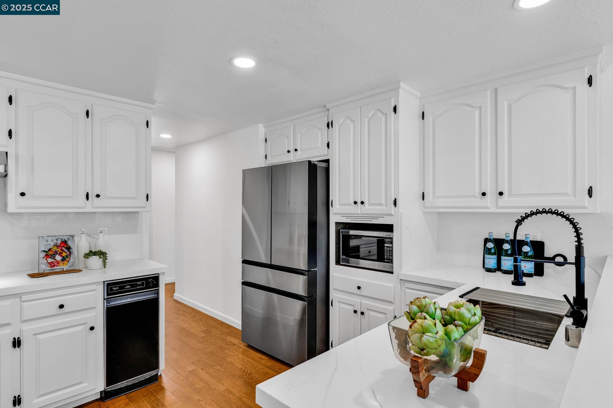 Detail Gallery Image 16 of 47 For 33 Bottlebrush Court, Danville,  CA 94506 - 3 Beds | 2 Baths