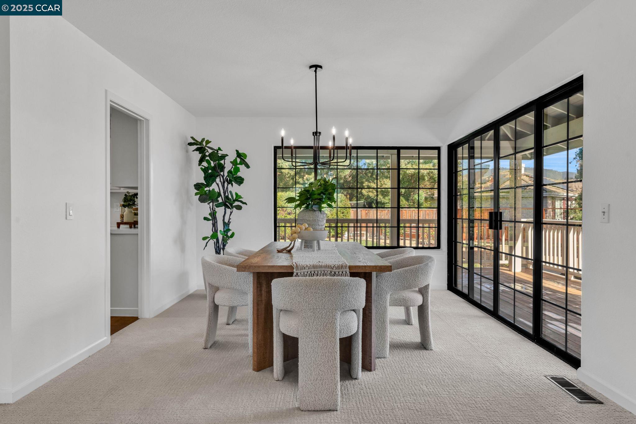 Detail Gallery Image 10 of 47 For 33 Bottlebrush Court, Danville,  CA 94506 - 3 Beds | 2 Baths