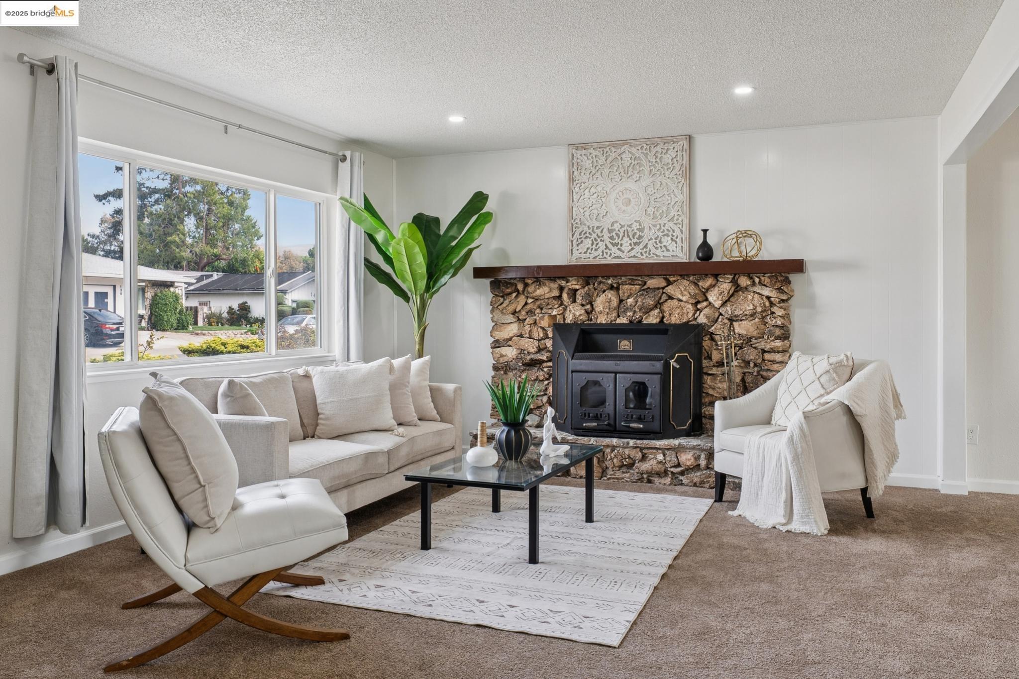 Detail Gallery Image 3 of 41 For 127 Seville St, Vallejo,  CA 94591 - 4 Beds | 2/1 Baths