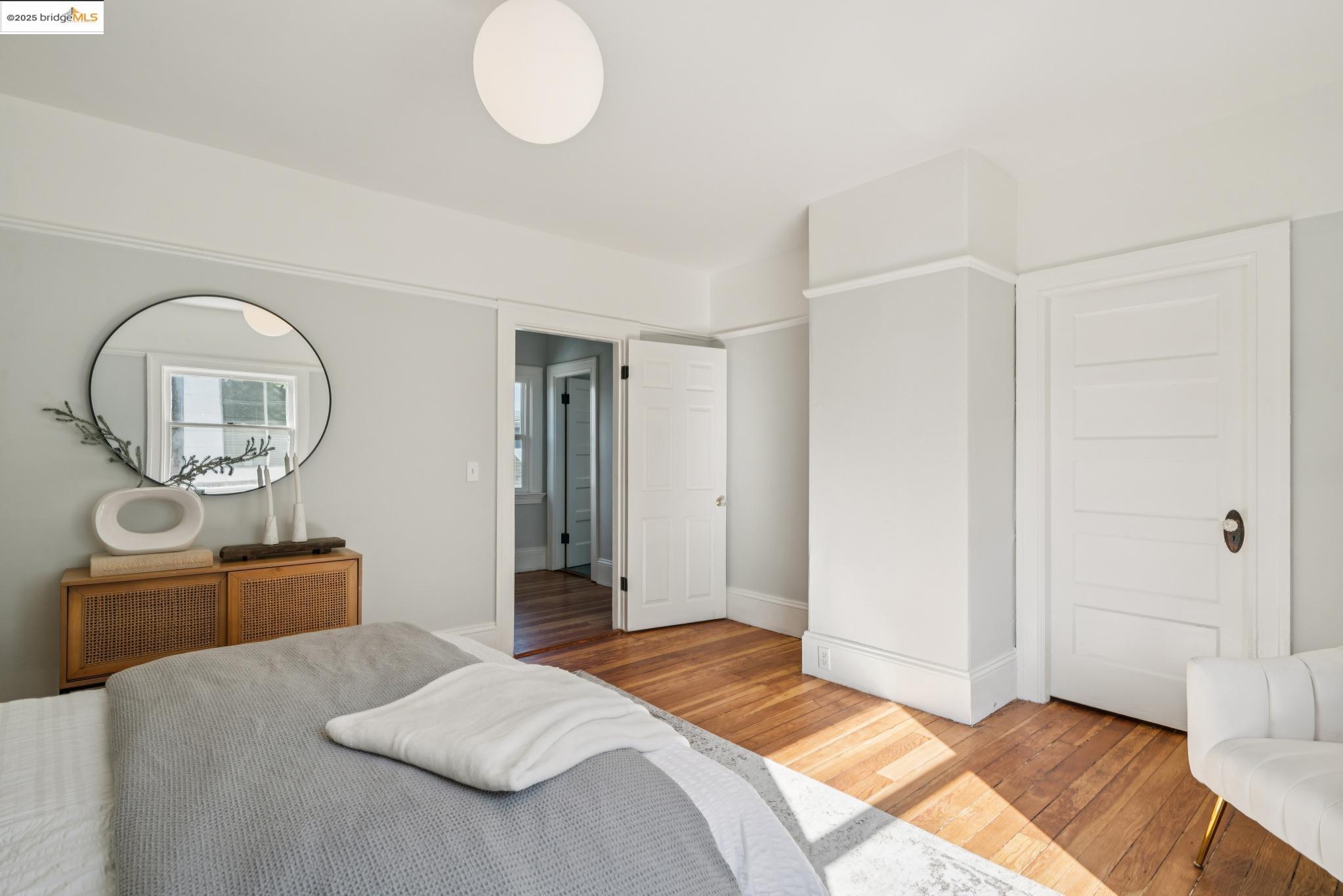 Detail Gallery Image 21 of 47 For 5828 Occidental St, Oakland,  CA 94608 - 3 Beds | 3 Baths