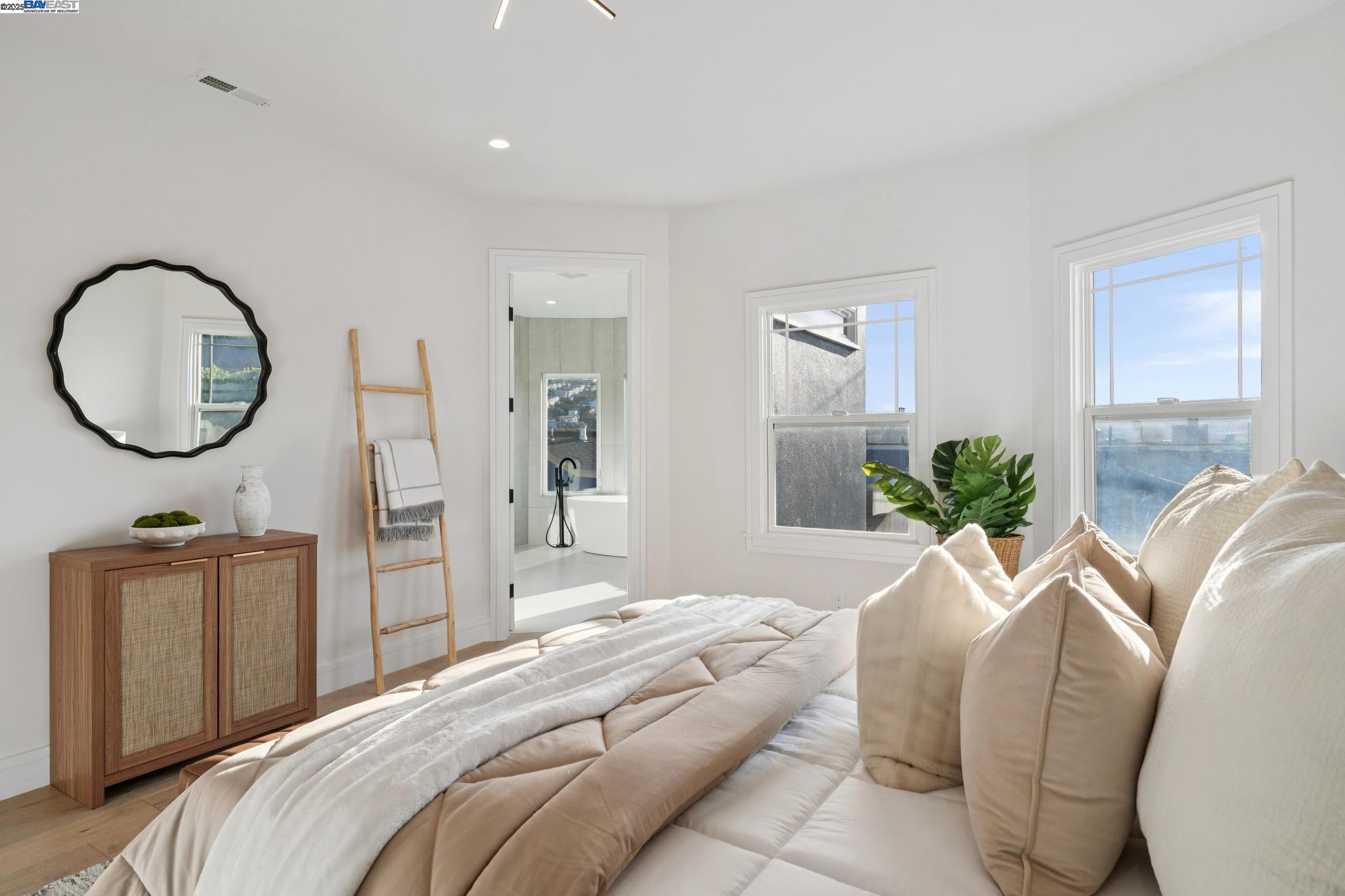 Detail Gallery Image 25 of 58 For 70 Justin Dr, San Francisco,  CA 94112 - 4 Beds | 5 Baths