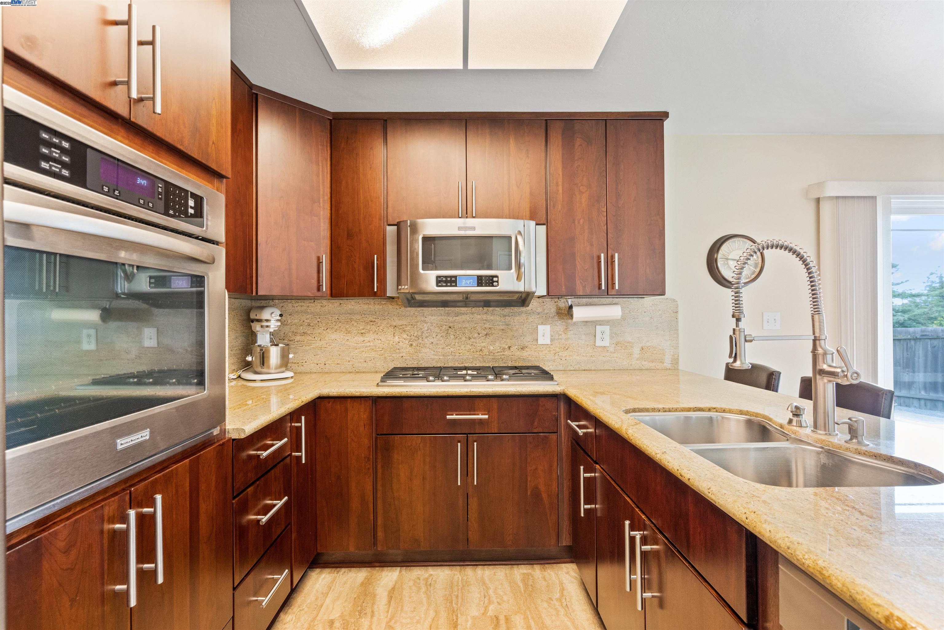 Detail Gallery Image 14 of 42 For 2845 Briarwood Dr, Livermore,  CA 94551 - 3 Beds | 2 Baths