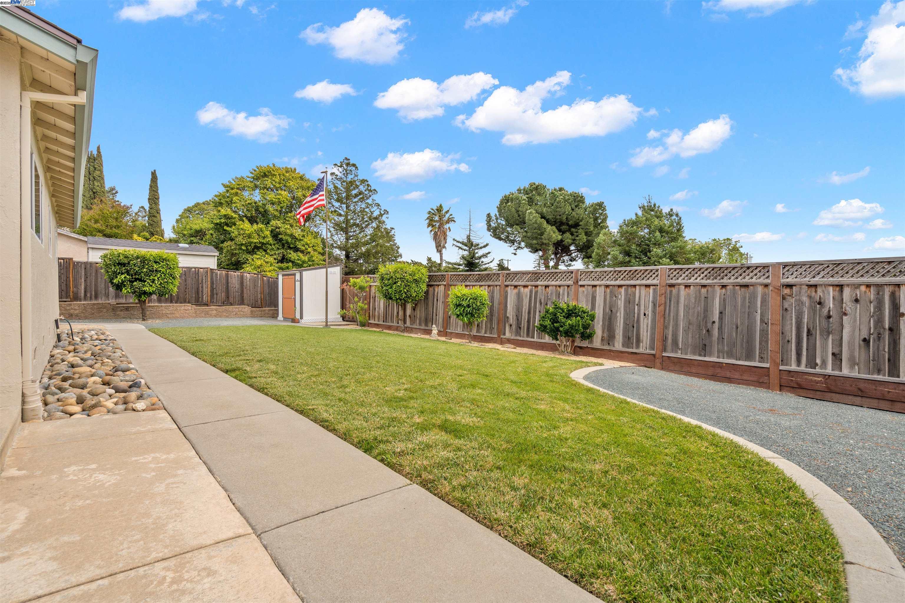 Detail Gallery Image 28 of 42 For 2845 Briarwood Dr, Livermore,  CA 94551 - 3 Beds | 2 Baths