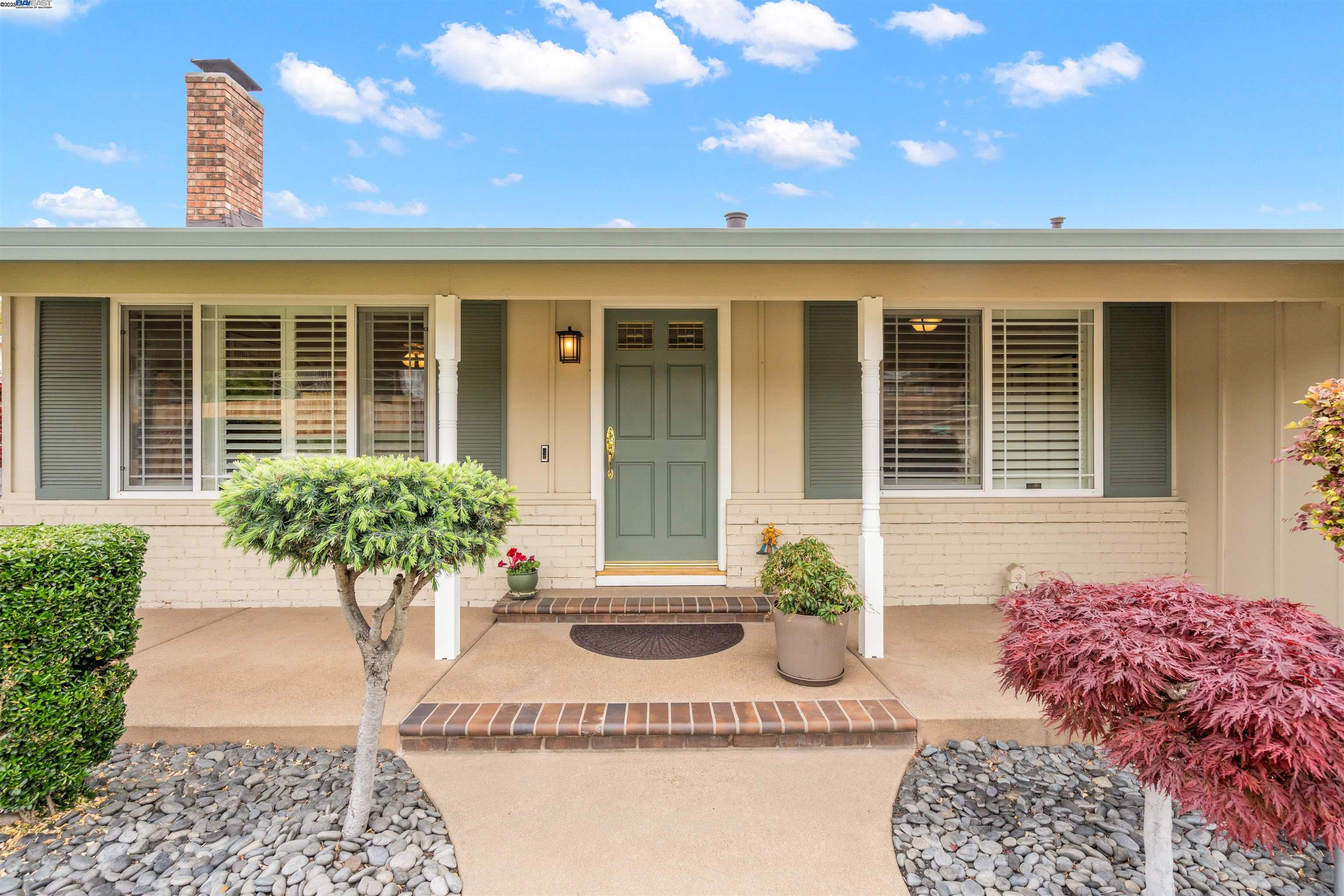 Detail Gallery Image 4 of 42 For 2845 Briarwood Dr, Livermore,  CA 94551 - 3 Beds | 2 Baths