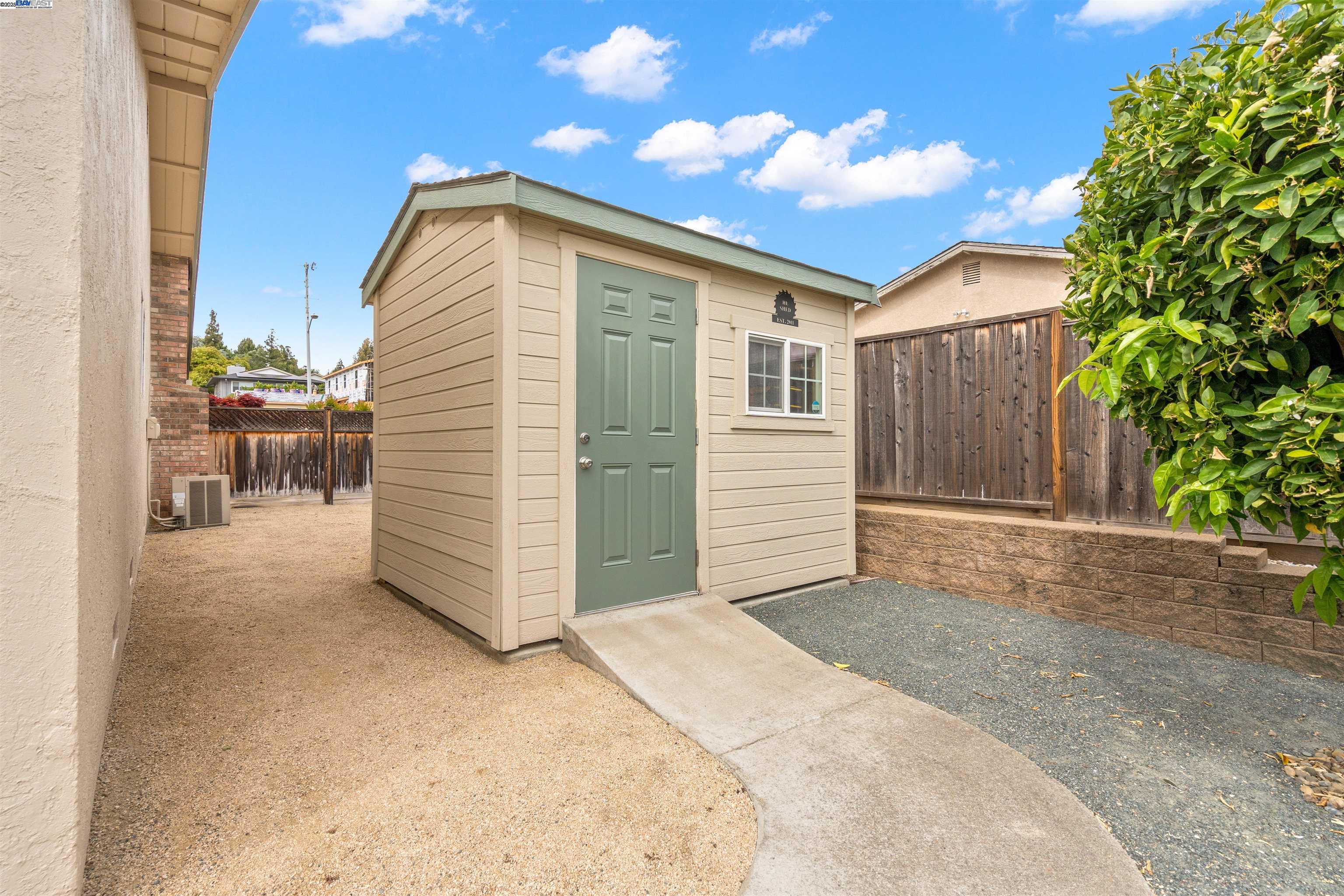 Detail Gallery Image 33 of 42 For 2845 Briarwood Dr, Livermore,  CA 94551 - 3 Beds | 2 Baths
