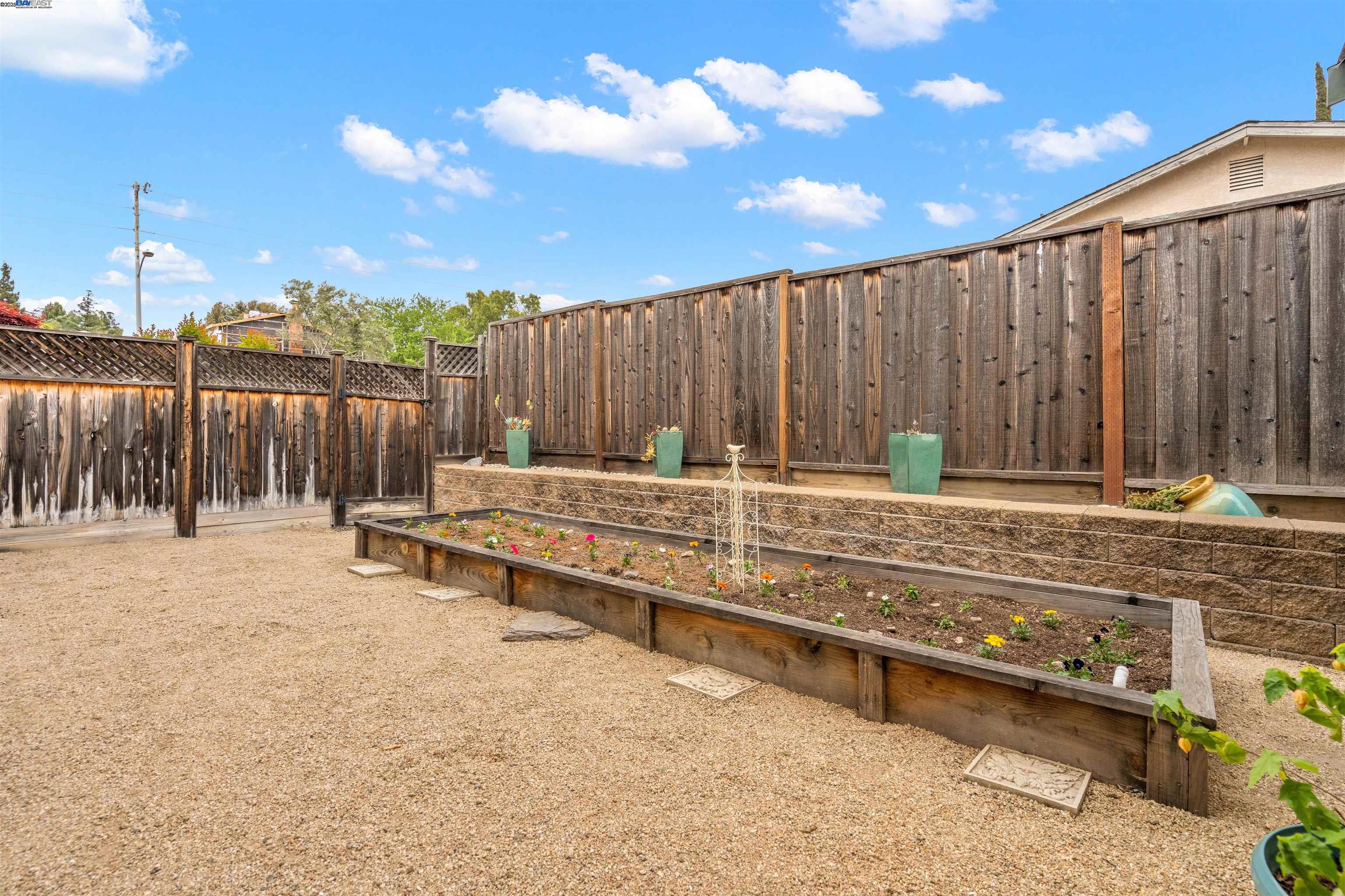 Detail Gallery Image 34 of 42 For 2845 Briarwood Dr, Livermore,  CA 94551 - 3 Beds | 2 Baths