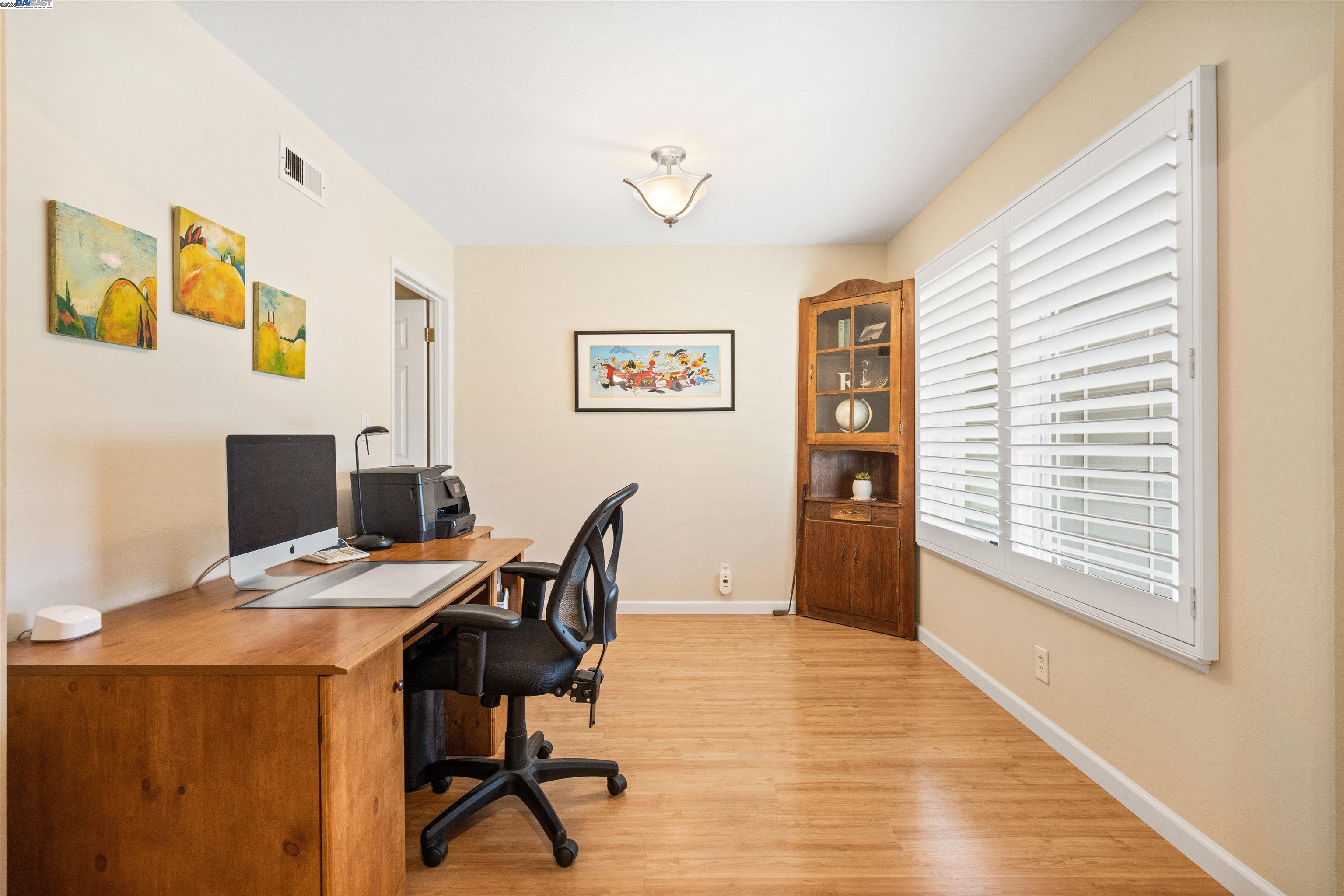 Detail Gallery Image 8 of 38 For 2845 Briarwood Dr, Livermore,  CA 94551 - 3 Beds | 2 Baths