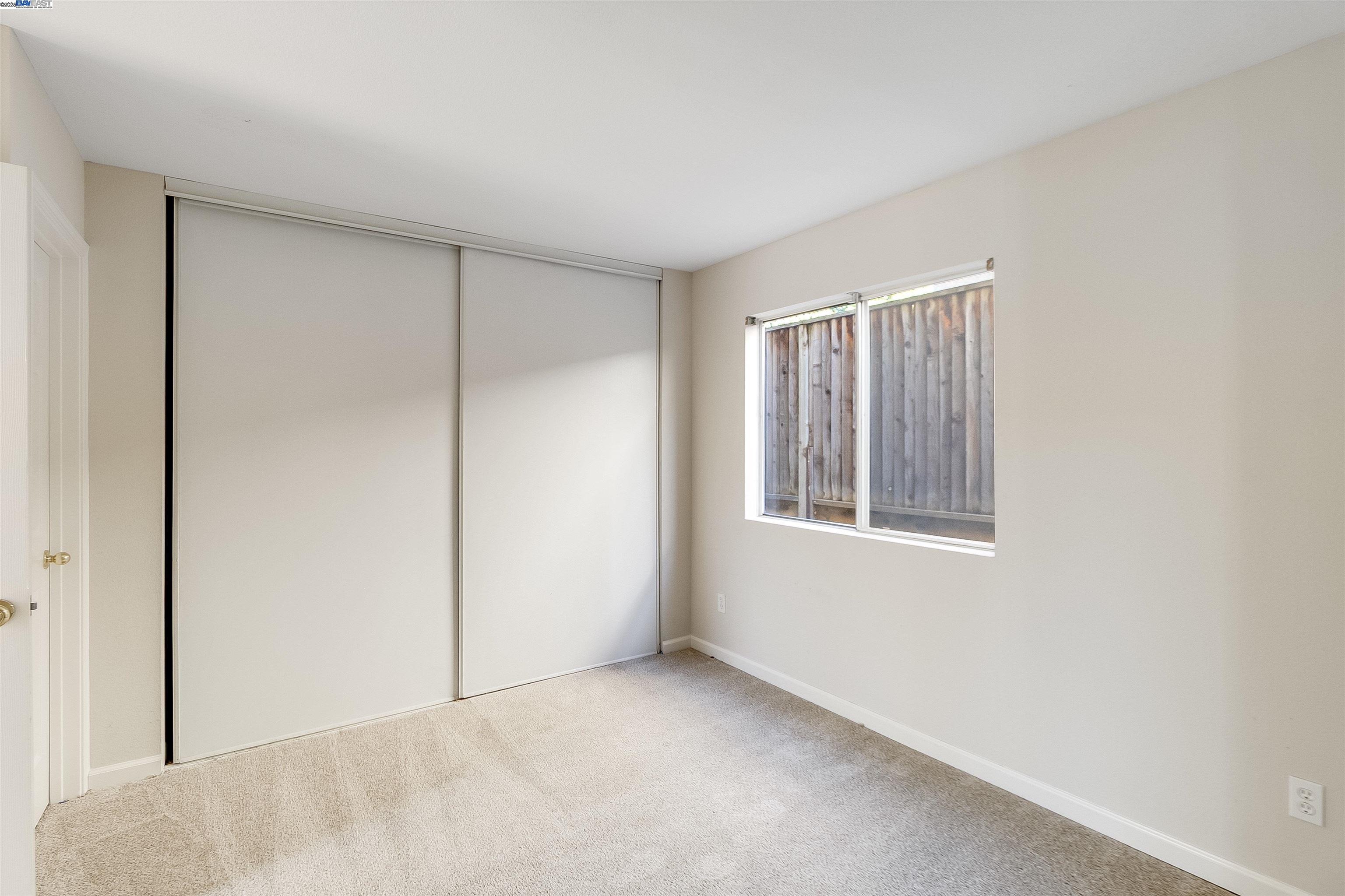 Detail Gallery Image 14 of 42 For 592 Ross Cir, Martinez,  CA 94553 - 5 Beds | 3 Baths