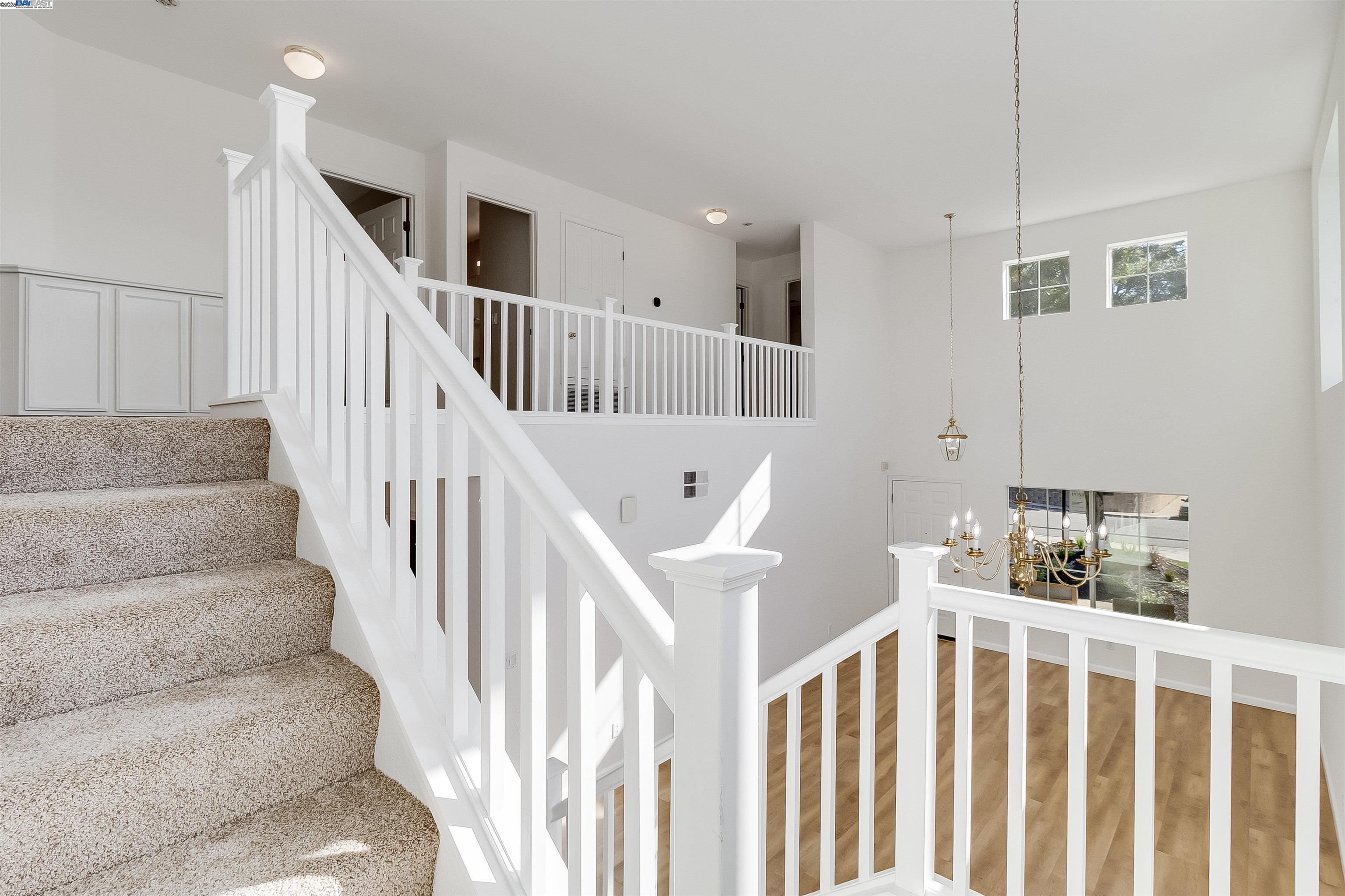 Detail Gallery Image 16 of 42 For 592 Ross Cir, Martinez,  CA 94553 - 5 Beds | 3 Baths