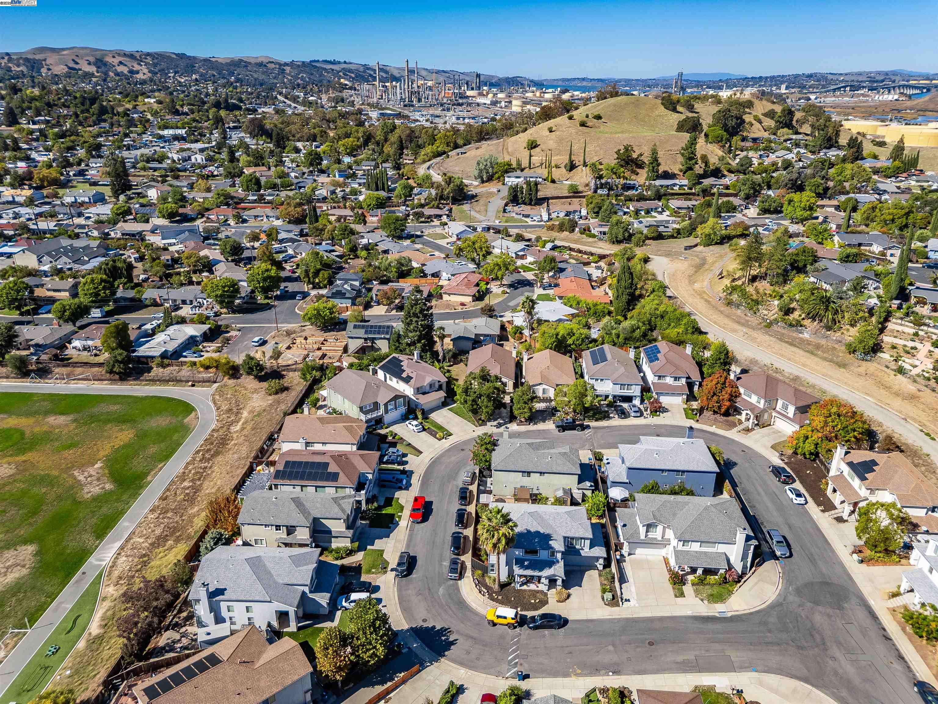 Detail Gallery Image 33 of 42 For 592 Ross Cir, Martinez,  CA 94553 - 5 Beds | 3 Baths