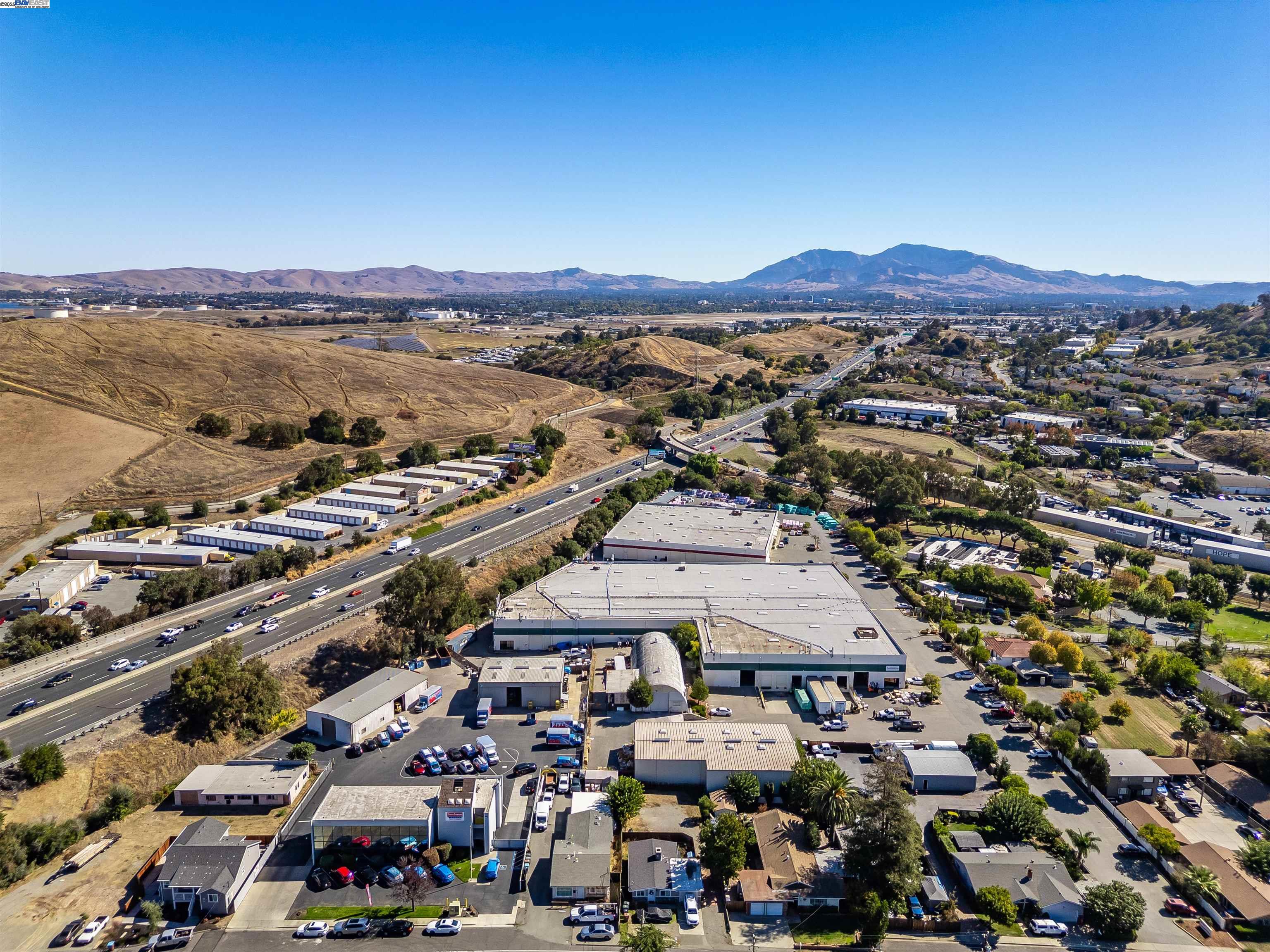 Detail Gallery Image 36 of 42 For 592 Ross Cir, Martinez,  CA 94553 - 5 Beds | 3 Baths