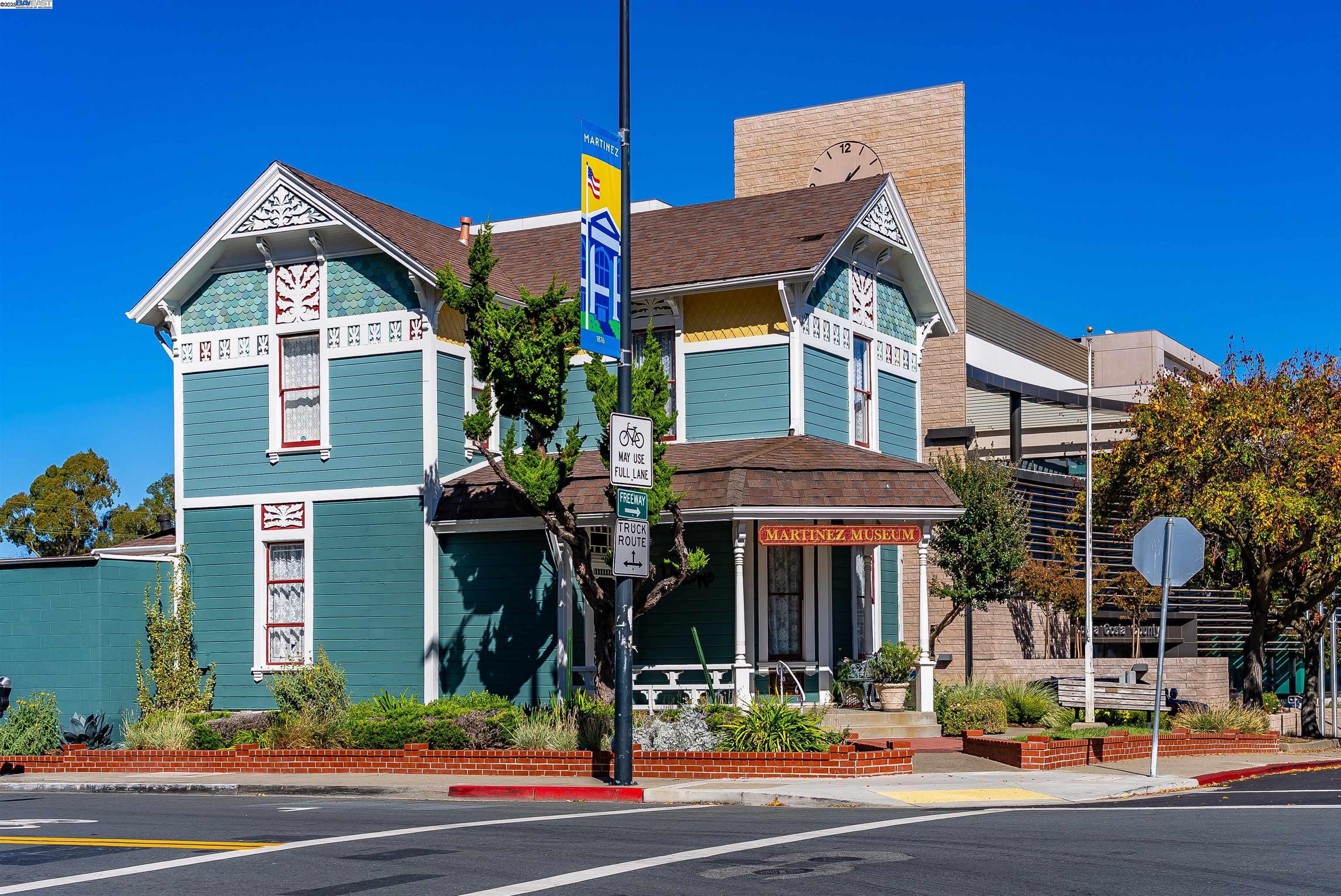 Detail Gallery Image 39 of 42 For 592 Ross Cir, Martinez,  CA 94553 - 5 Beds | 3 Baths