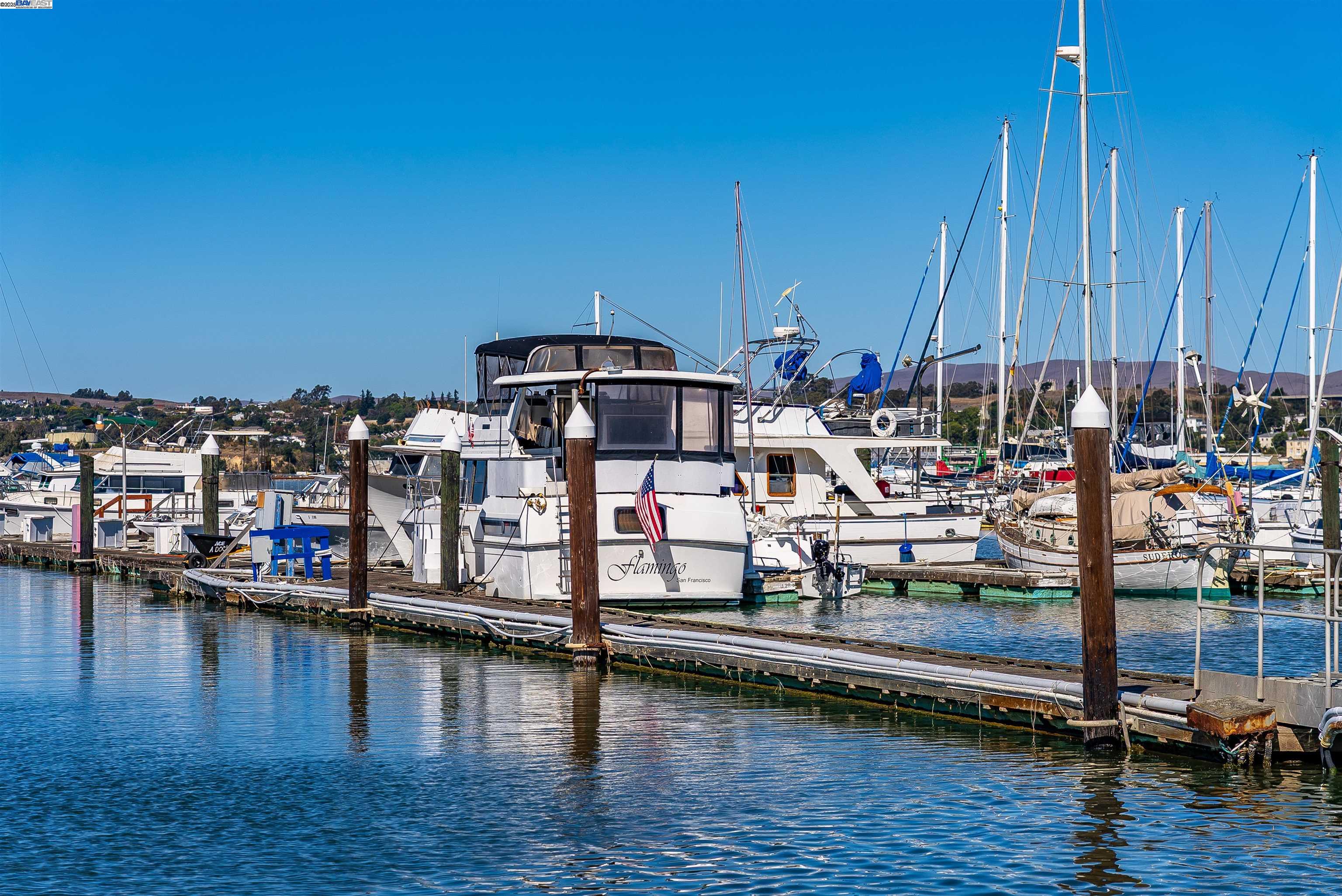 Detail Gallery Image 41 of 42 For 592 Ross Cir, Martinez,  CA 94553 - 5 Beds | 3 Baths