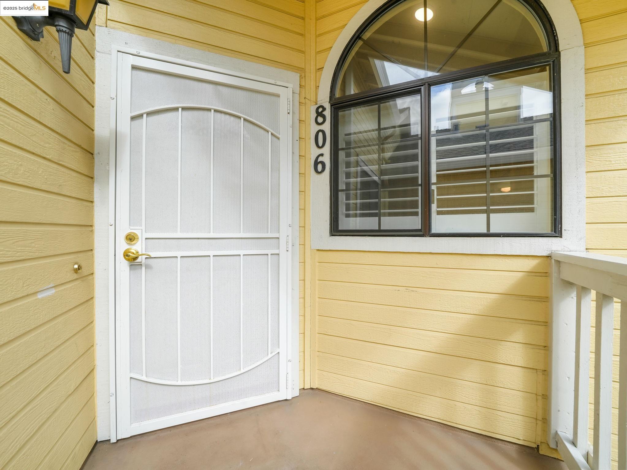 Detail Gallery Image 3 of 24 For 806 Devonwood, Hercules,  CA 94547 - 2 Beds | 2 Baths