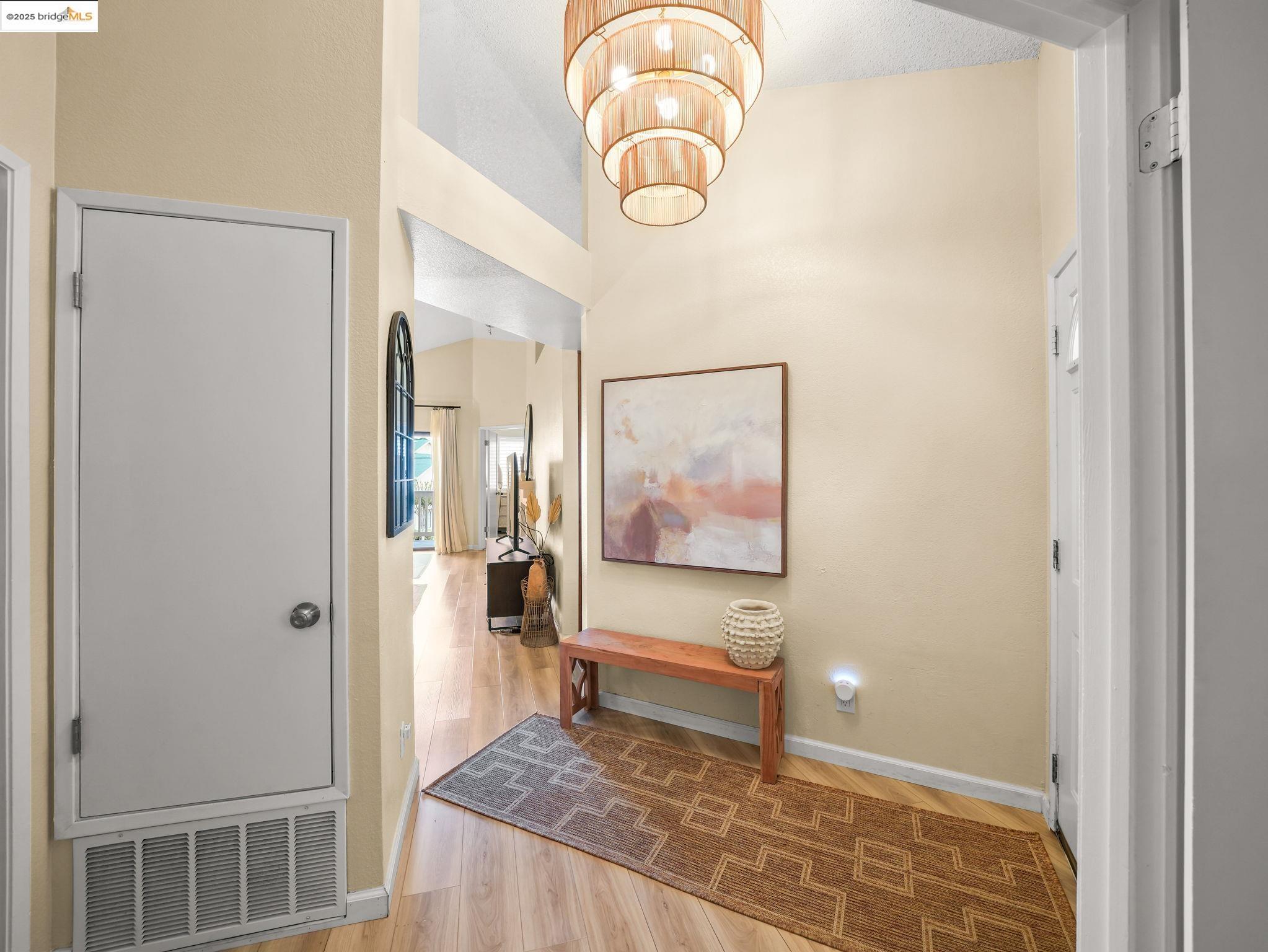 Detail Gallery Image 4 of 24 For 806 Devonwood, Hercules,  CA 94547 - 2 Beds | 2 Baths