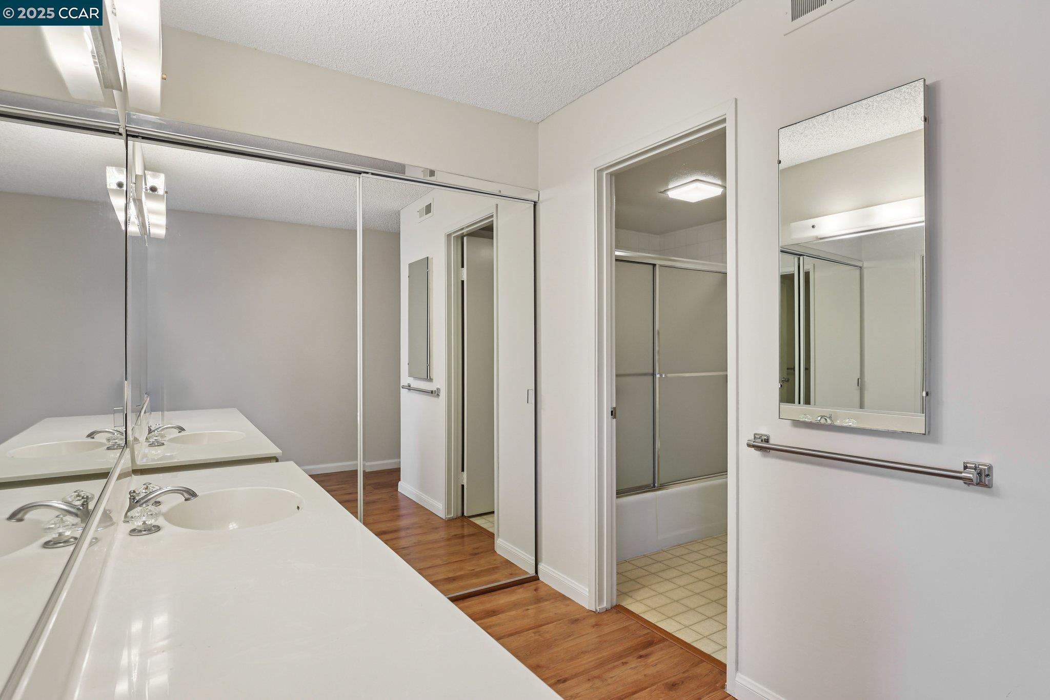 Photo #23: 41115768 Listing: Photo #23