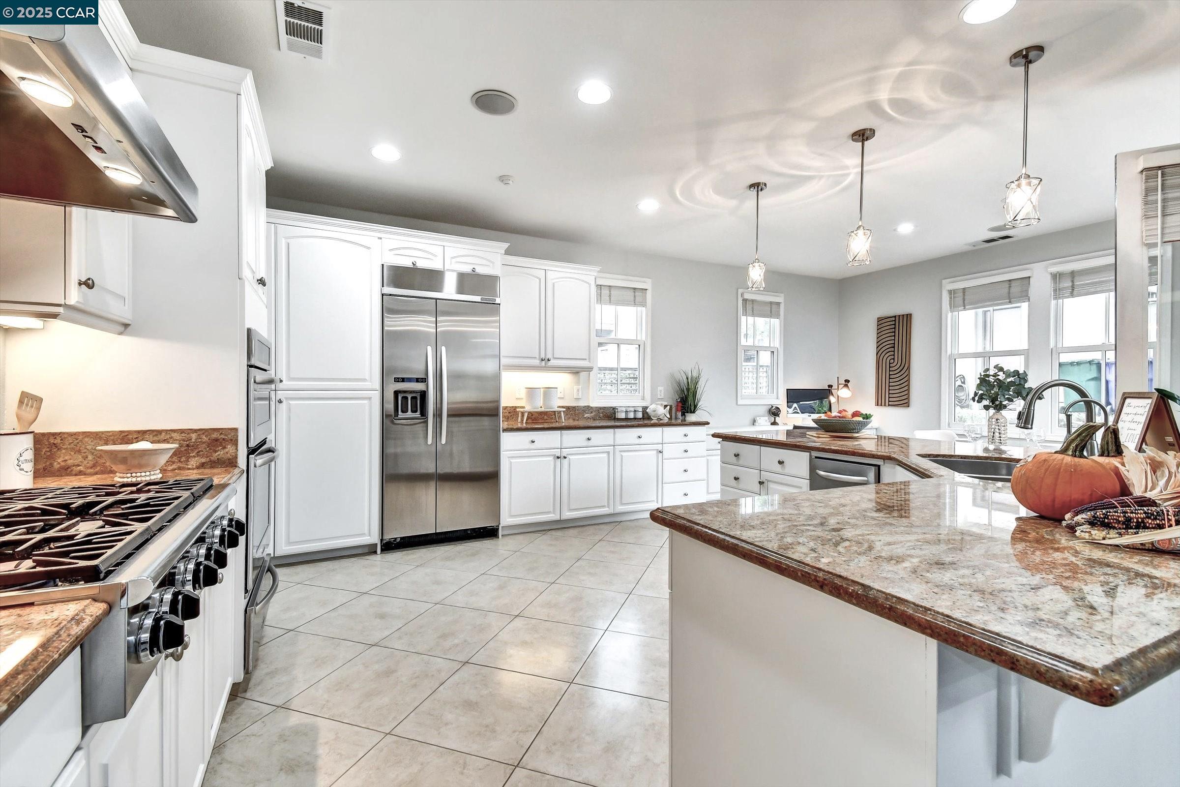 Detail Gallery Image 18 of 60 For 1018 Promenade St., Hercules,  CA 94547 - 6 Beds | 5/1 Baths