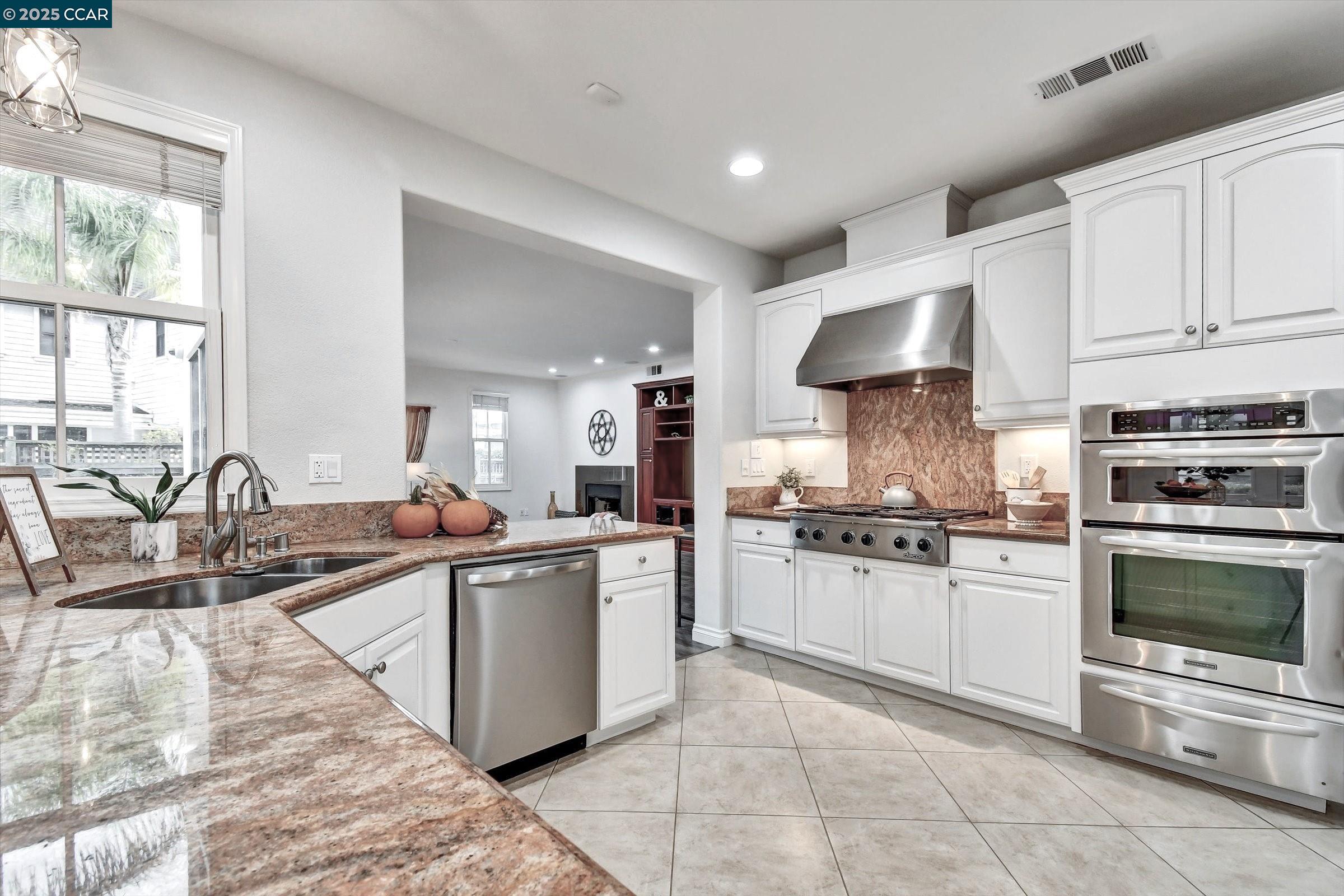 Detail Gallery Image 21 of 60 For 1018 Promenade St., Hercules,  CA 94547 - 6 Beds | 5/1 Baths