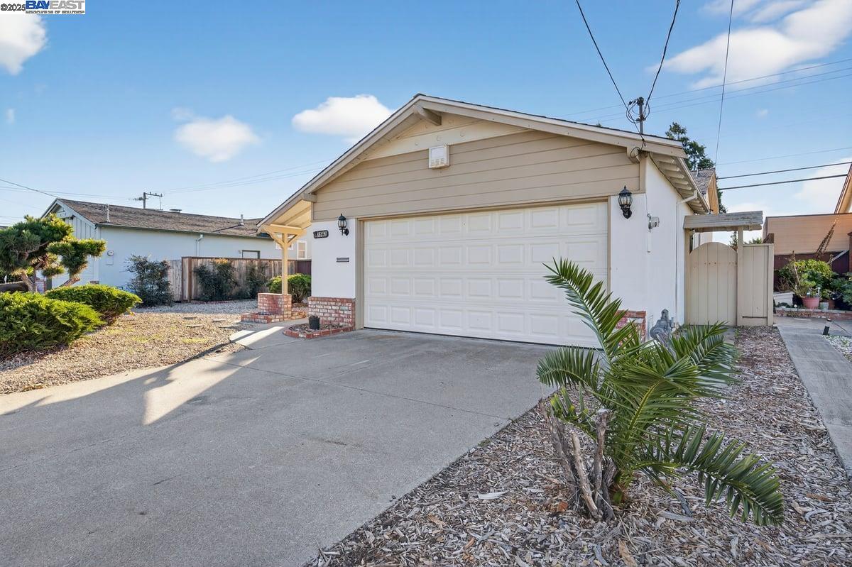 Detail Gallery Image 3 of 33 For 1562 Randy St, San Leandro,  CA 94579 - 3 Beds | 2 Baths