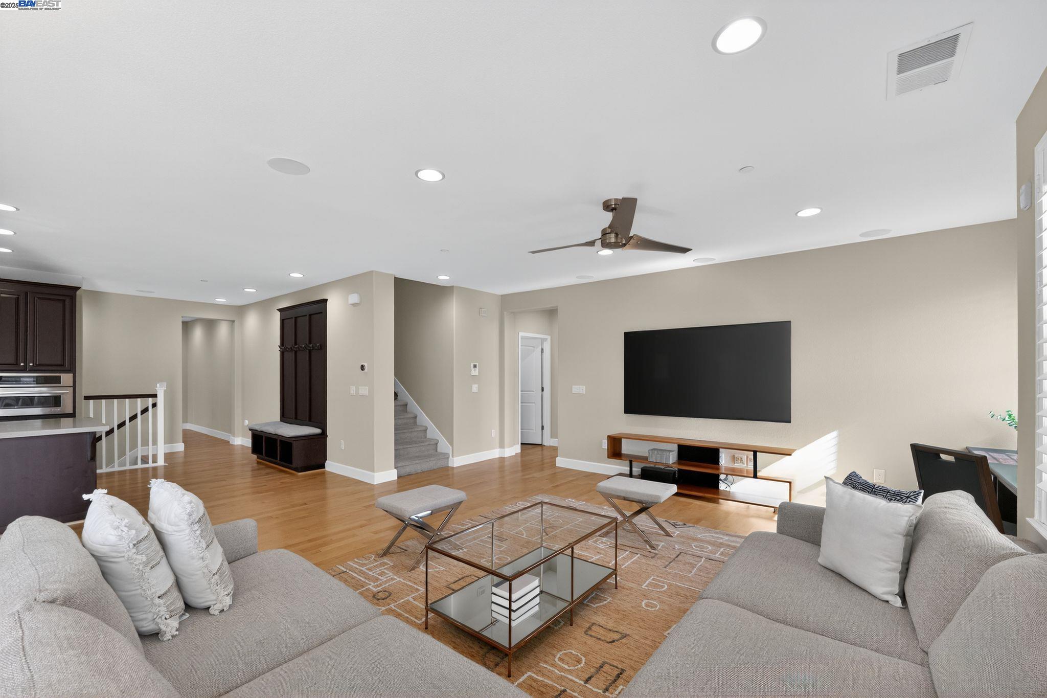 Detail Gallery Image 2 of 40 For 3231 Central Pkwy, Dublin,  CA 94568 - 4 Beds | 3/1 Baths