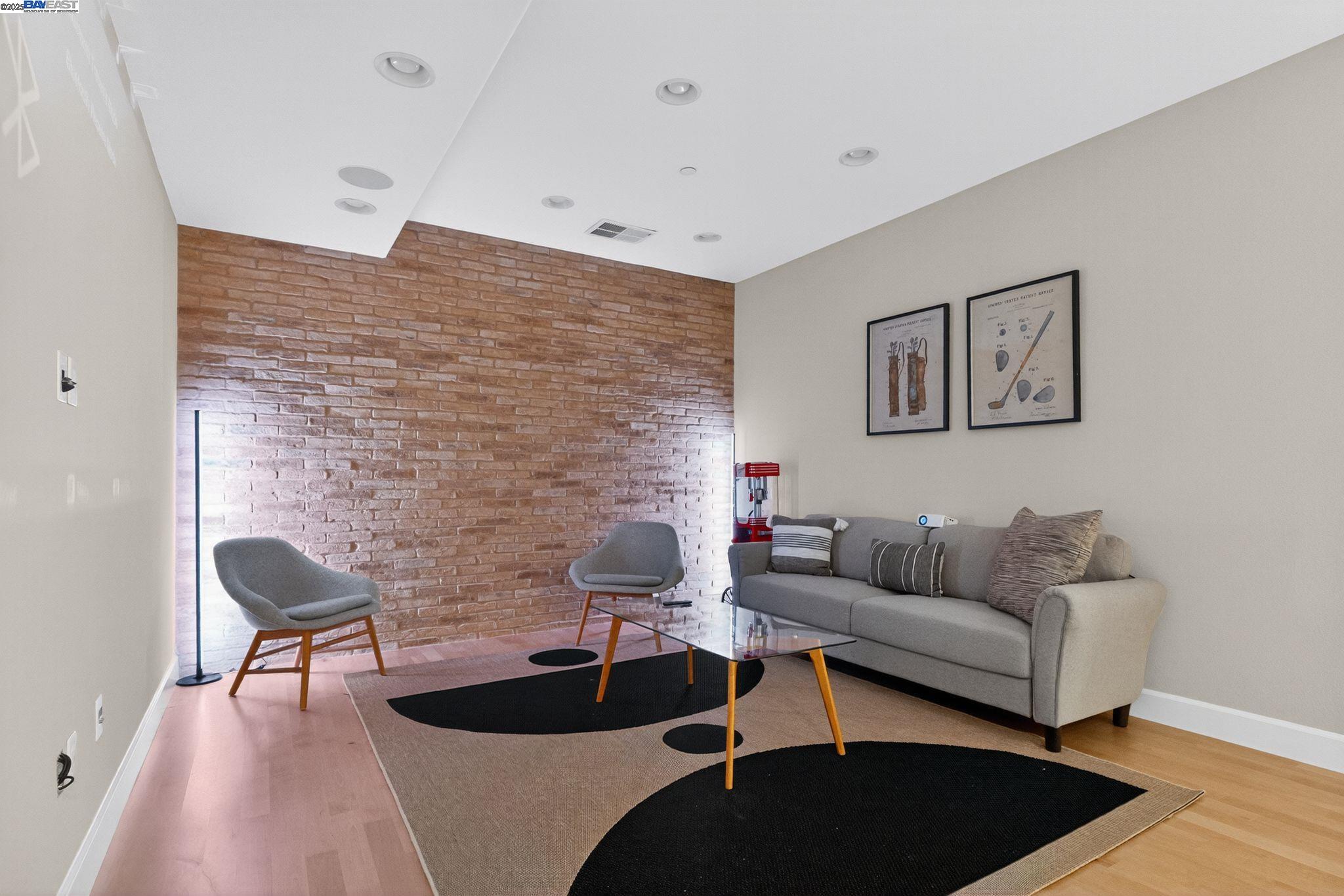 Detail Gallery Image 12 of 40 For 3231 Central Pkwy, Dublin,  CA 94568 - 4 Beds | 3/1 Baths