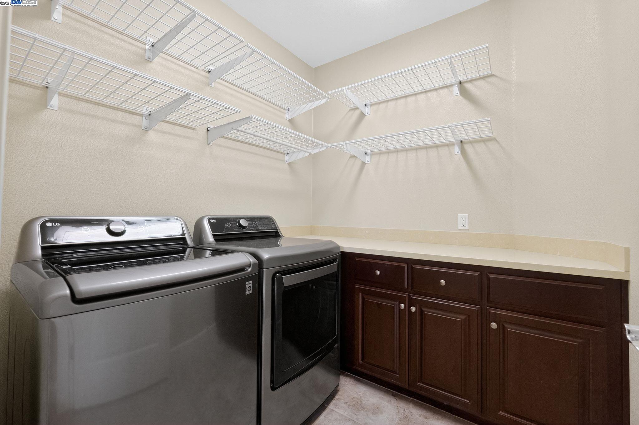 Detail Gallery Image 27 of 40 For 3231 Central Pkwy, Dublin,  CA 94568 - 4 Beds | 3/1 Baths