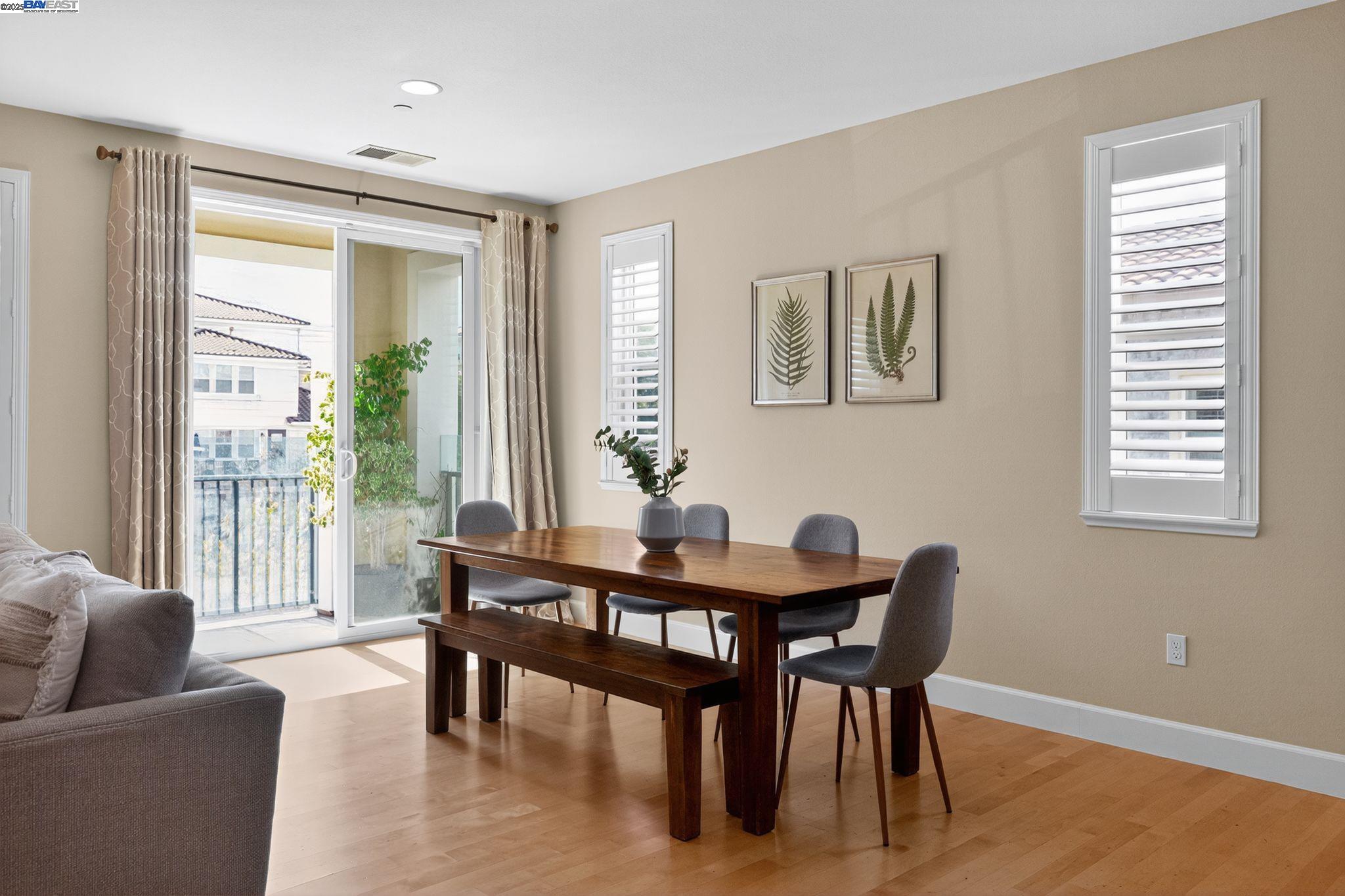 Detail Gallery Image 9 of 40 For 3231 Central Pkwy, Dublin,  CA 94568 - 4 Beds | 3/1 Baths