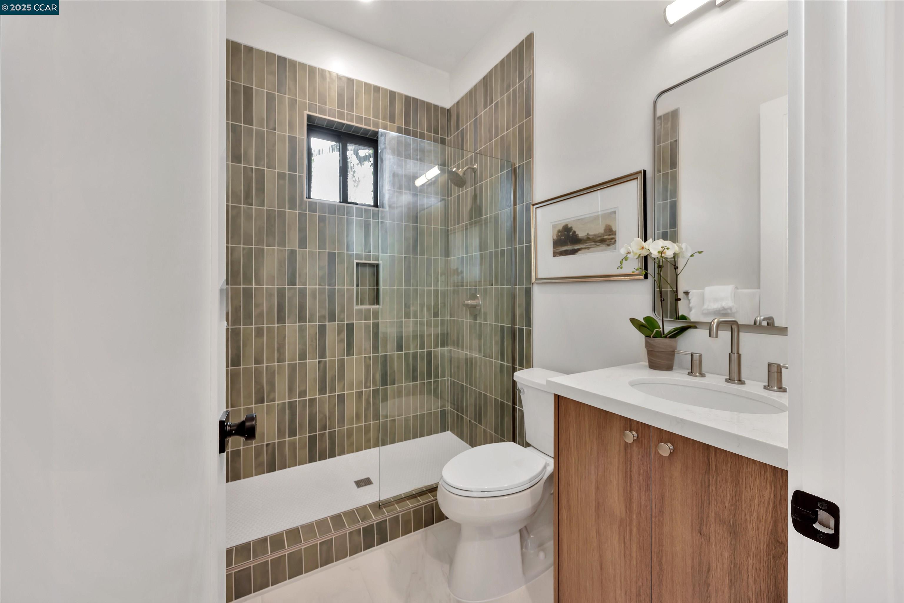 Detail Gallery Image 21 of 40 For 1362 Sunset Loop, Lafayette,  CA 94549 - 5 Beds | 5/1 Baths