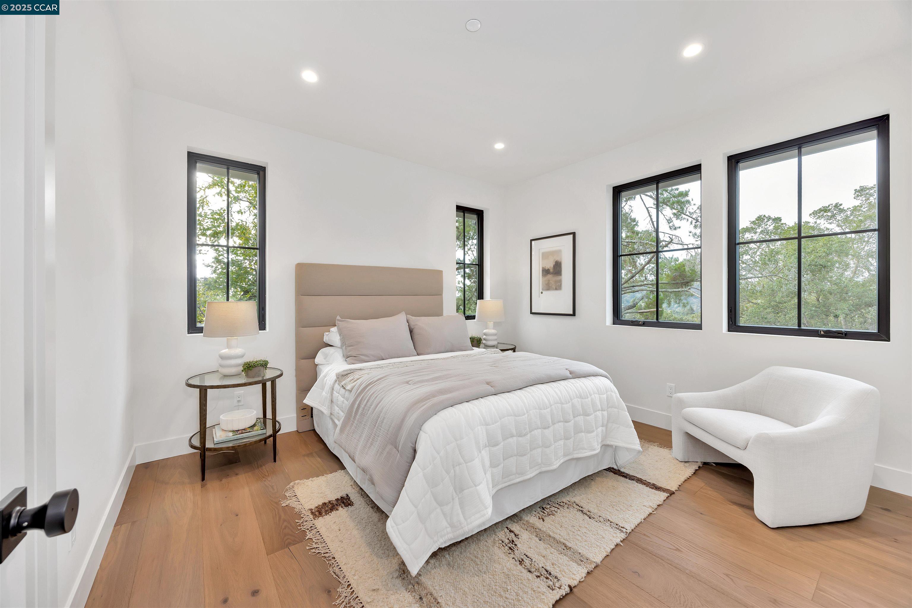 Detail Gallery Image 24 of 40 For 1362 Sunset Loop, Lafayette,  CA 94549 - 5 Beds | 5/1 Baths