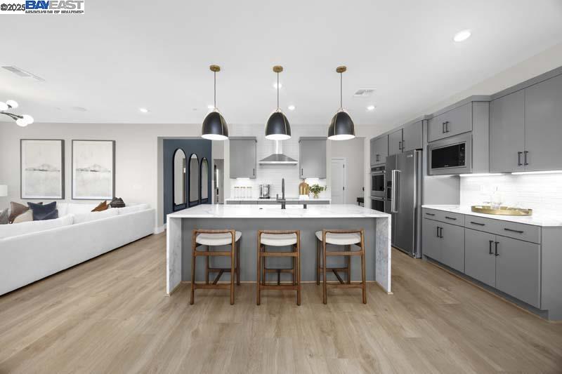 Detail Gallery Image 9 of 16 For 540 E Arabella Way, Mountain House,  CA 95391 - 6 Beds | 4/1 Baths