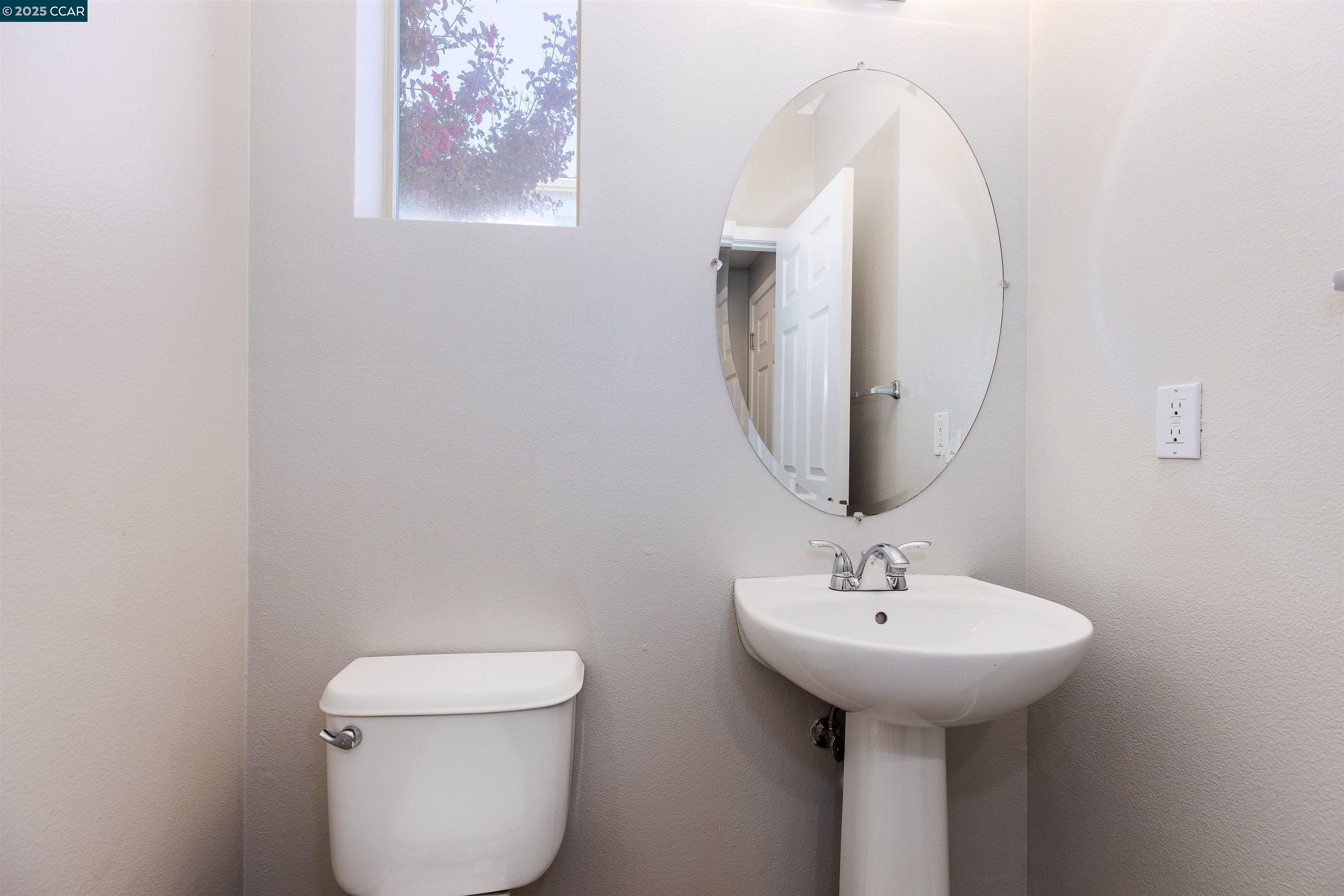 Detail Gallery Image 12 of 20 For 2000 Amaryllis, San Ramon,  CA 94583 - 4 Beds | 2/1 Baths