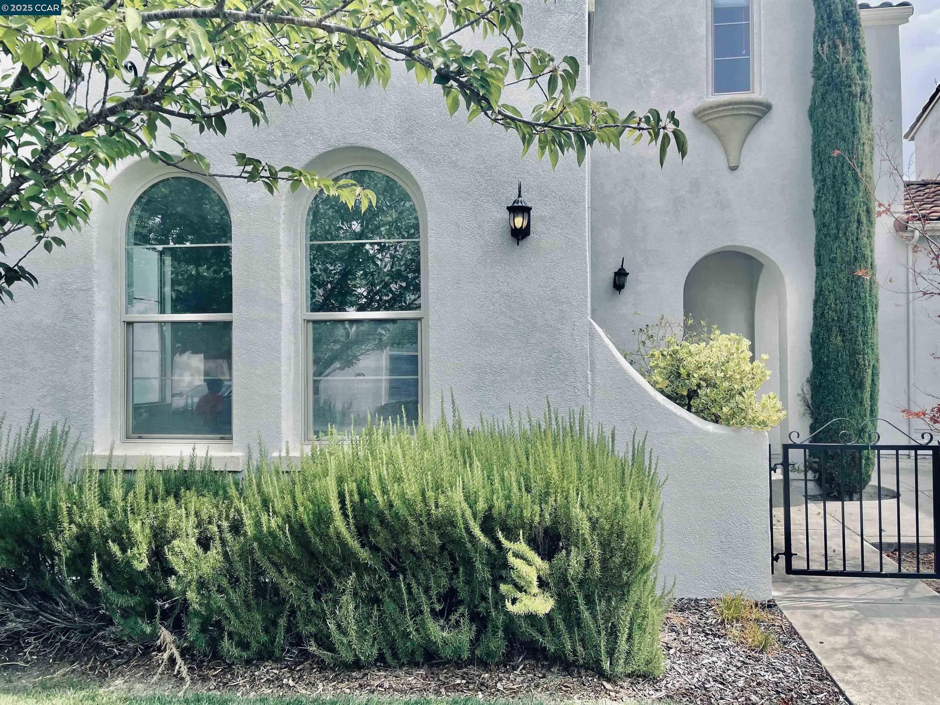 Detail Gallery Image 7 of 20 For 2000 Amaryllis, San Ramon,  CA 94583 - 4 Beds | 2/1 Baths