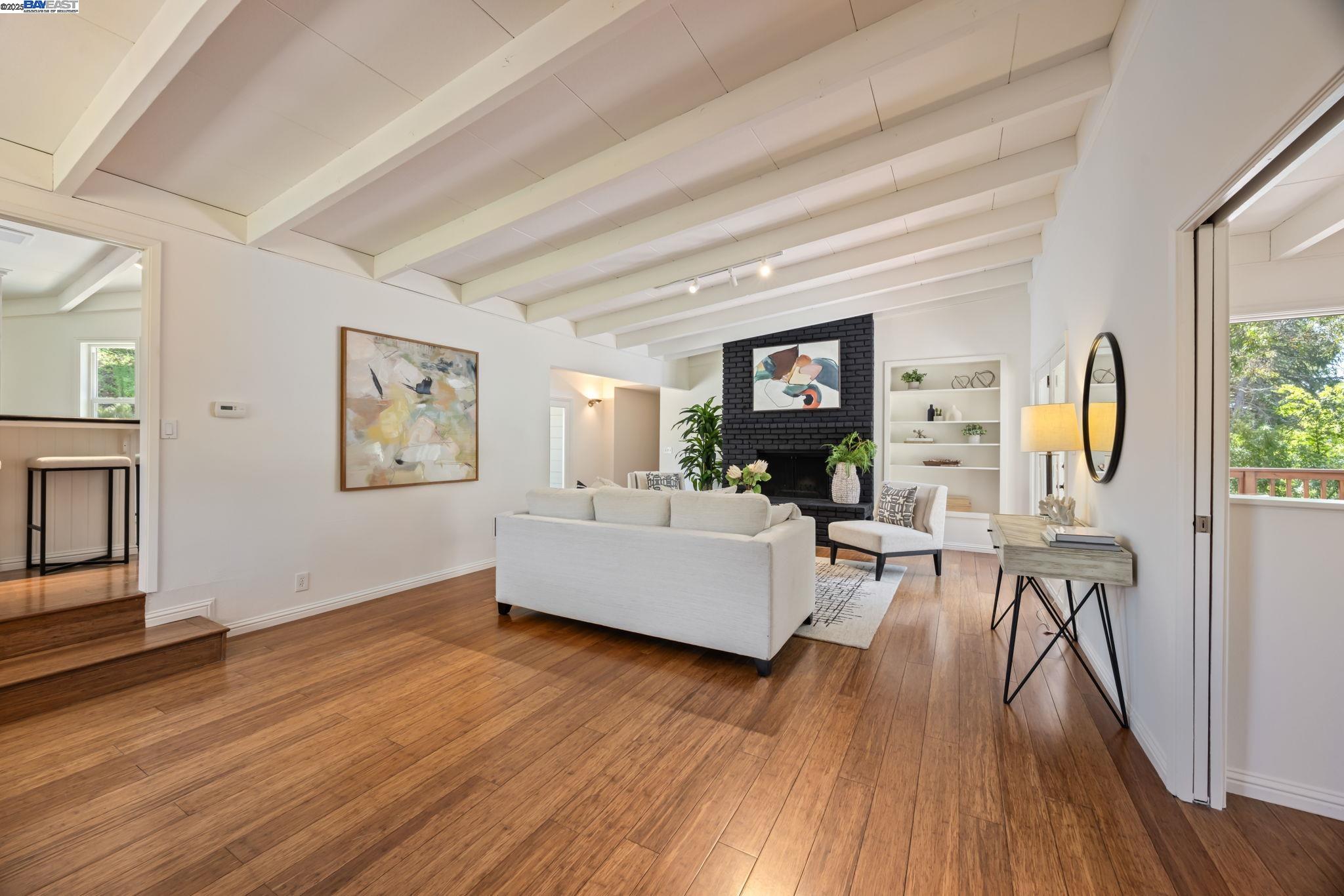 Detail Gallery Image 3 of 47 For 1530 Reliez Valley Rd, Lafayette,  CA 94549 - 4 Beds | 3/1 Baths