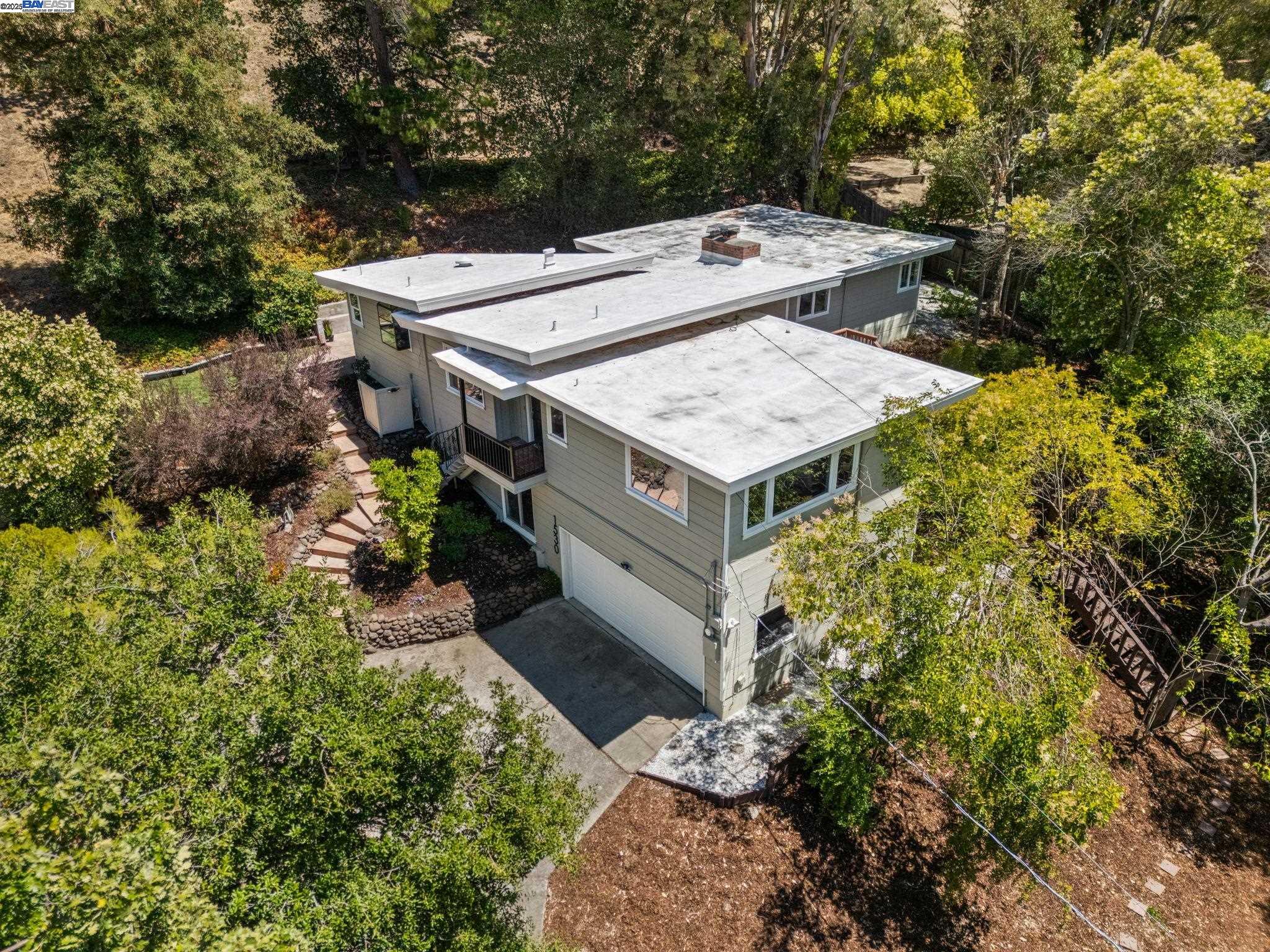 Detail Gallery Image 32 of 47 For 1530 Reliez Valley Rd, Lafayette,  CA 94549 - 4 Beds | 3/1 Baths