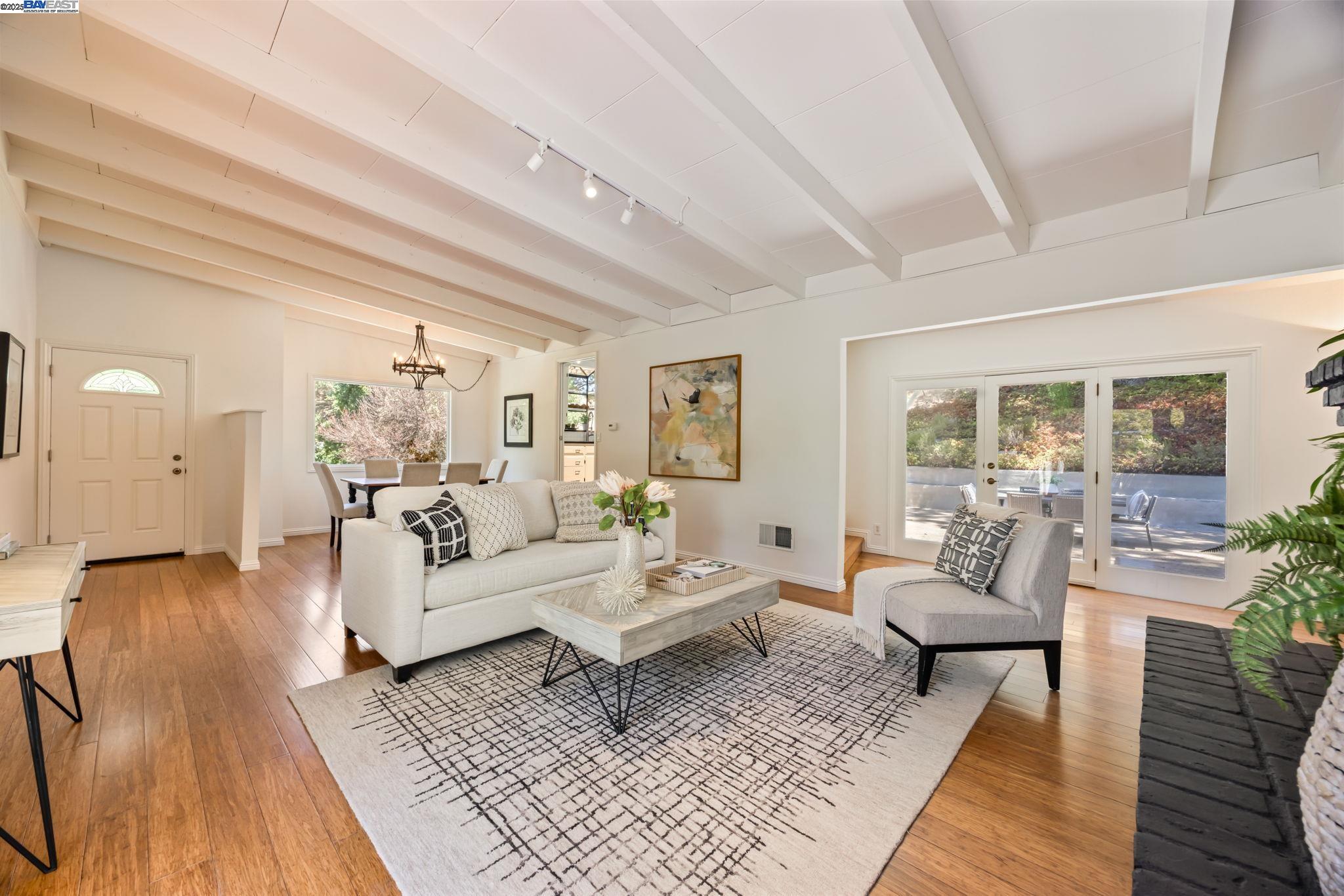 Detail Gallery Image 5 of 47 For 1530 Reliez Valley Rd, Lafayette,  CA 94549 - 4 Beds | 3/1 Baths