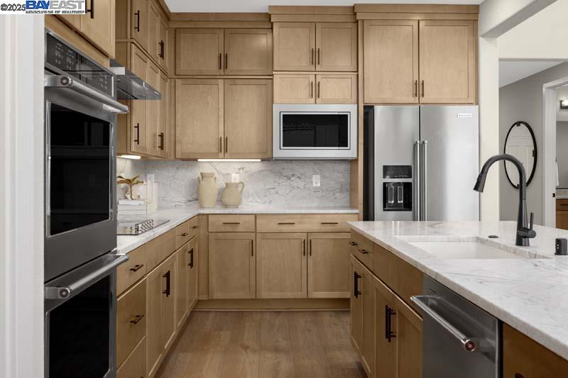 Detail Gallery Image 14 of 18 For 539 E Fiorino Street, Mountain House,  CA 95391 - 5 Beds | 3/1 Baths