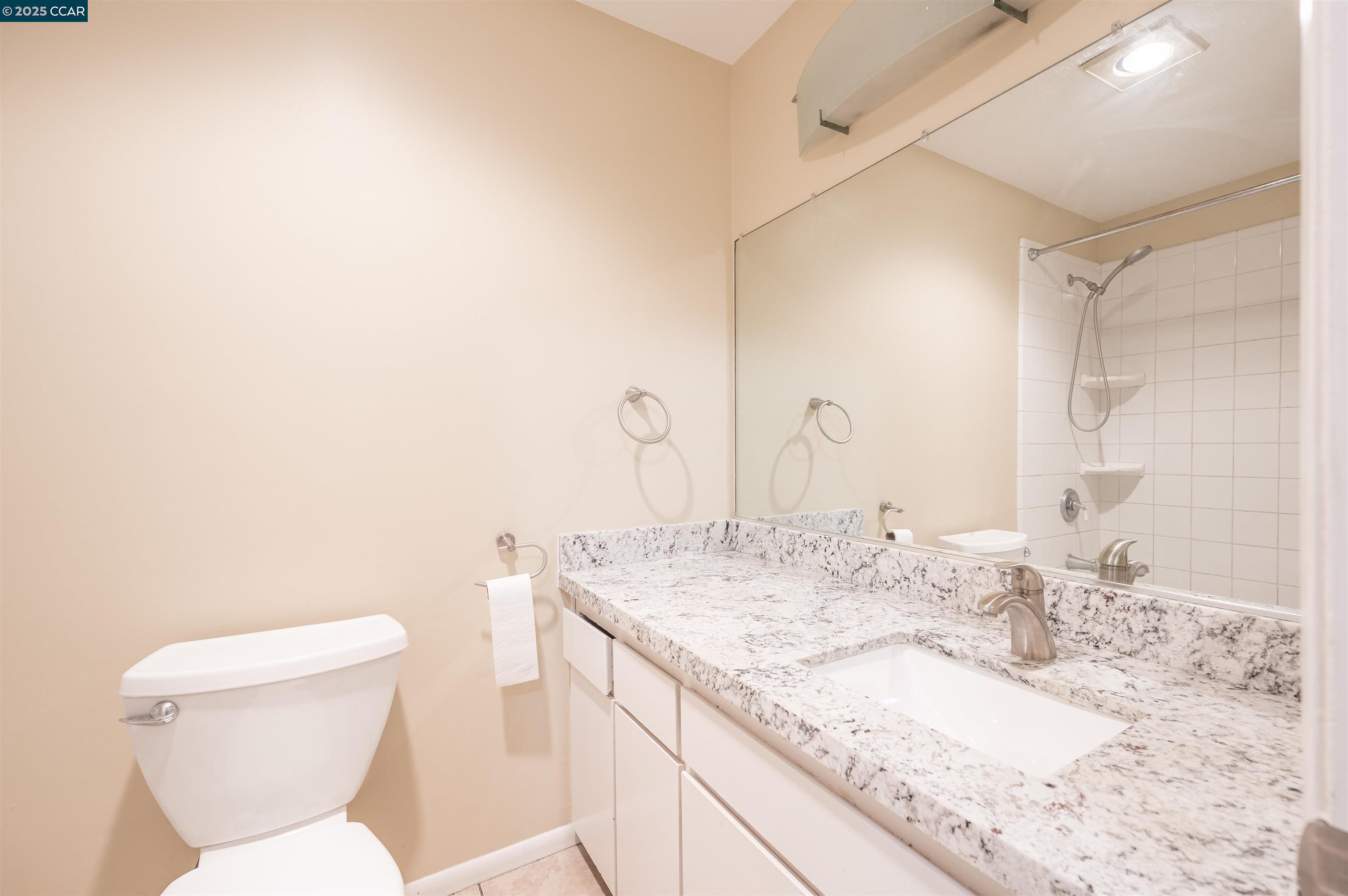 Detail Gallery Image 12 of 17 For 951 Bancroft Rd 110a,  Concord,  CA 94518 - 2 Beds | 1/1 Baths