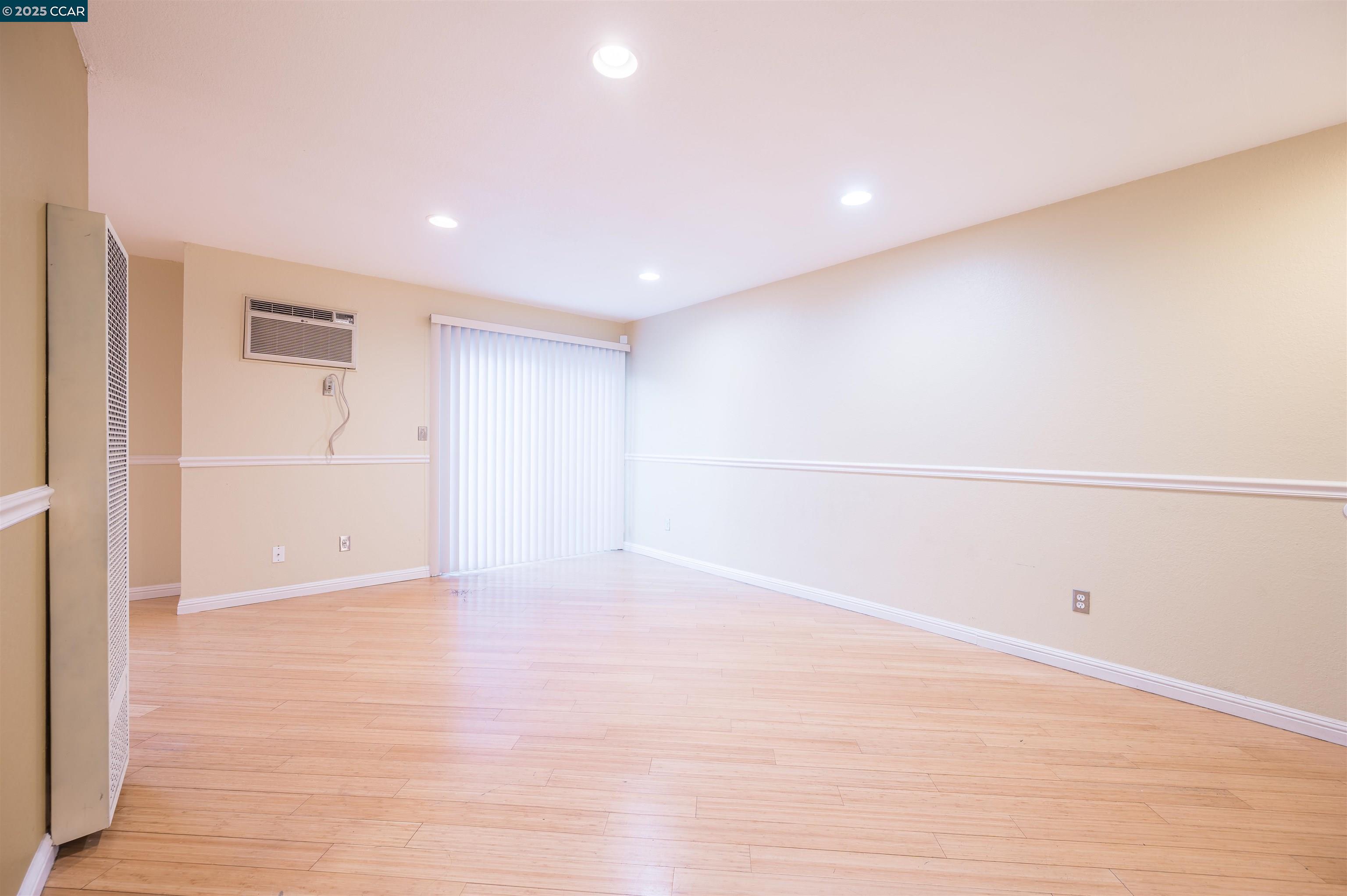 Detail Gallery Image 3 of 17 For 951 Bancroft Rd 110a,  Concord,  CA 94518 - 2 Beds | 1/1 Baths