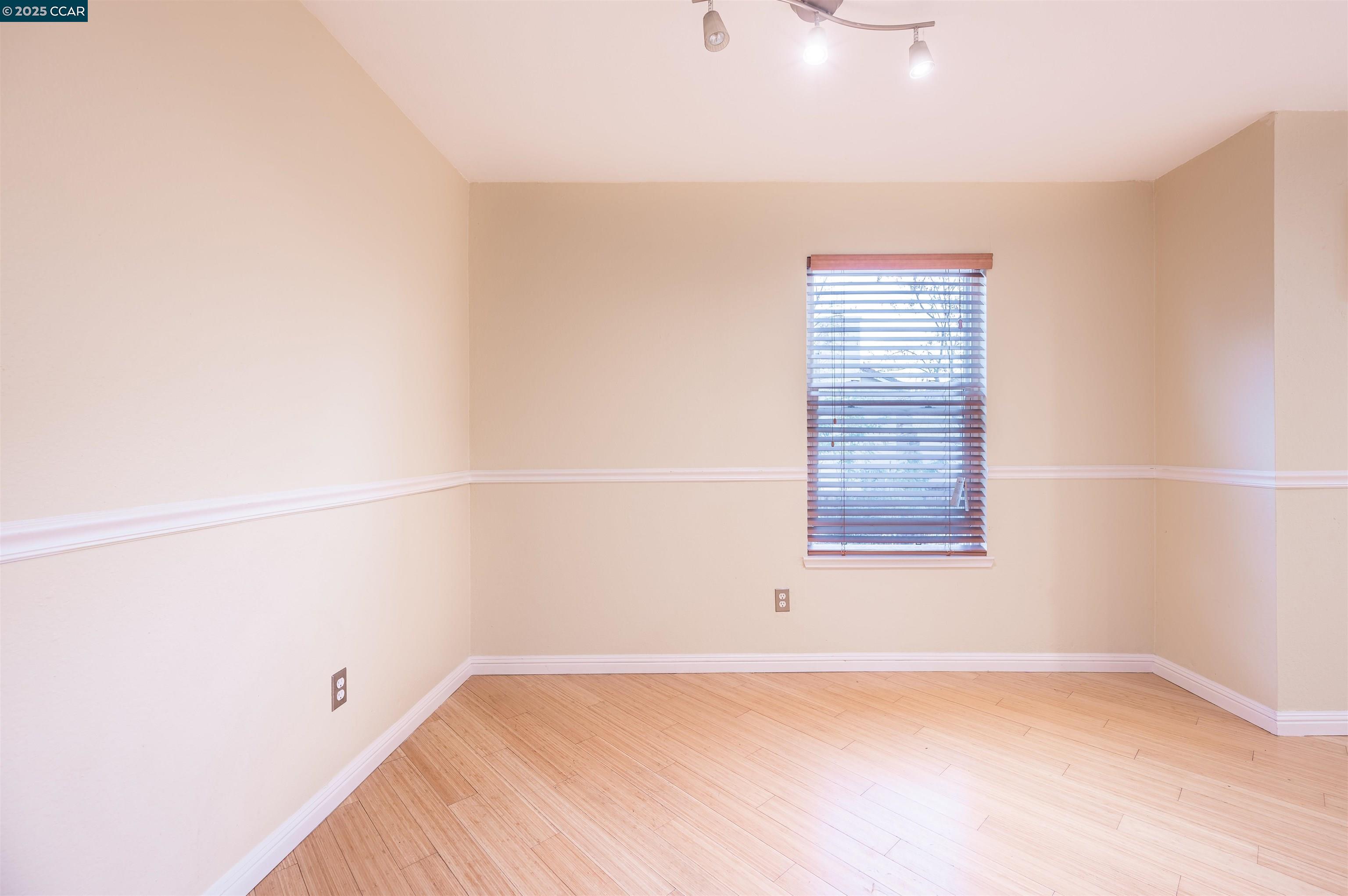 Detail Gallery Image 4 of 17 For 951 Bancroft Rd 110a,  Concord,  CA 94518 - 2 Beds | 1/1 Baths