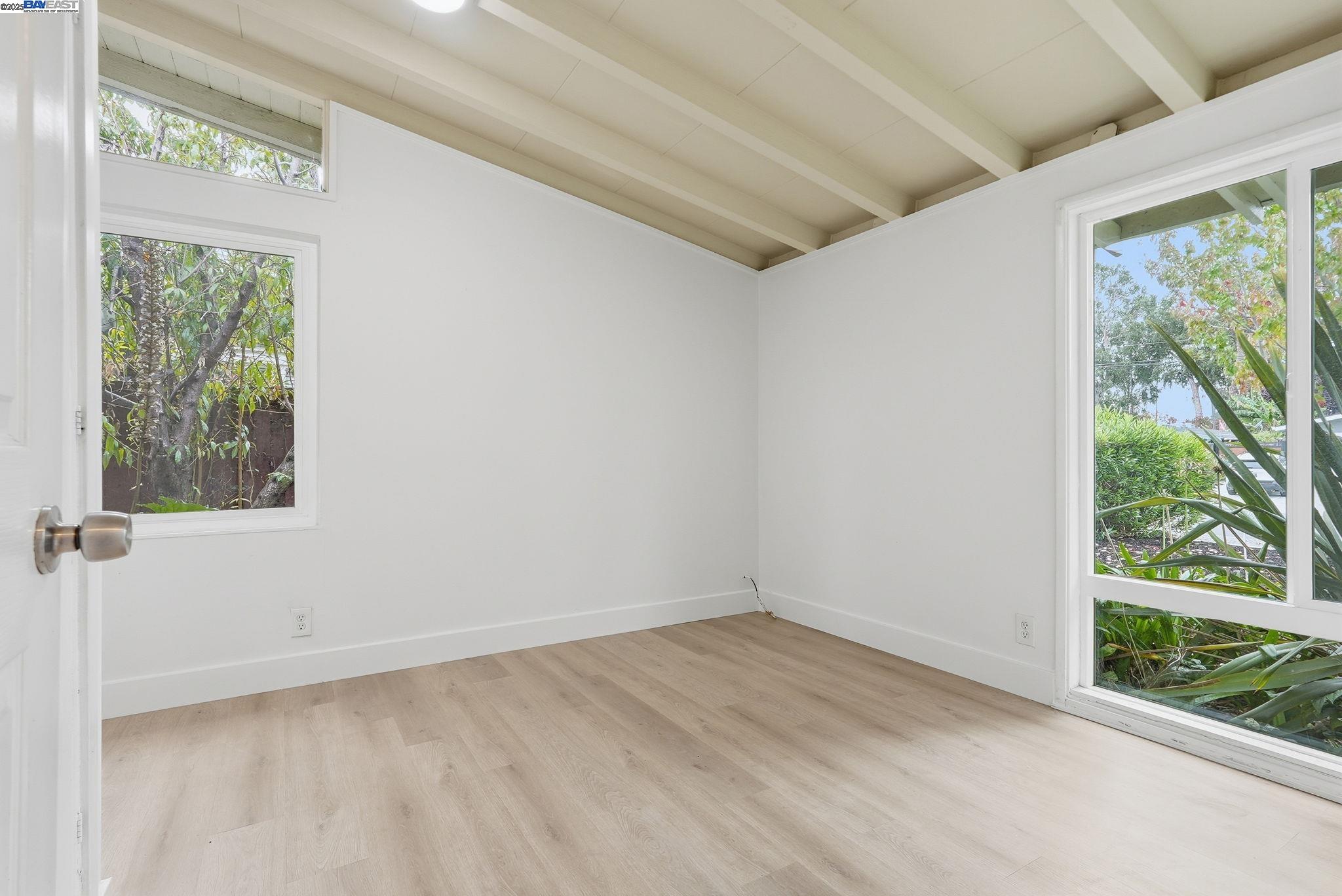 Detail Gallery Image 17 of 40 For 24796 Pear St, Hayward,  CA 94545 - 5 Beds | 2 Baths