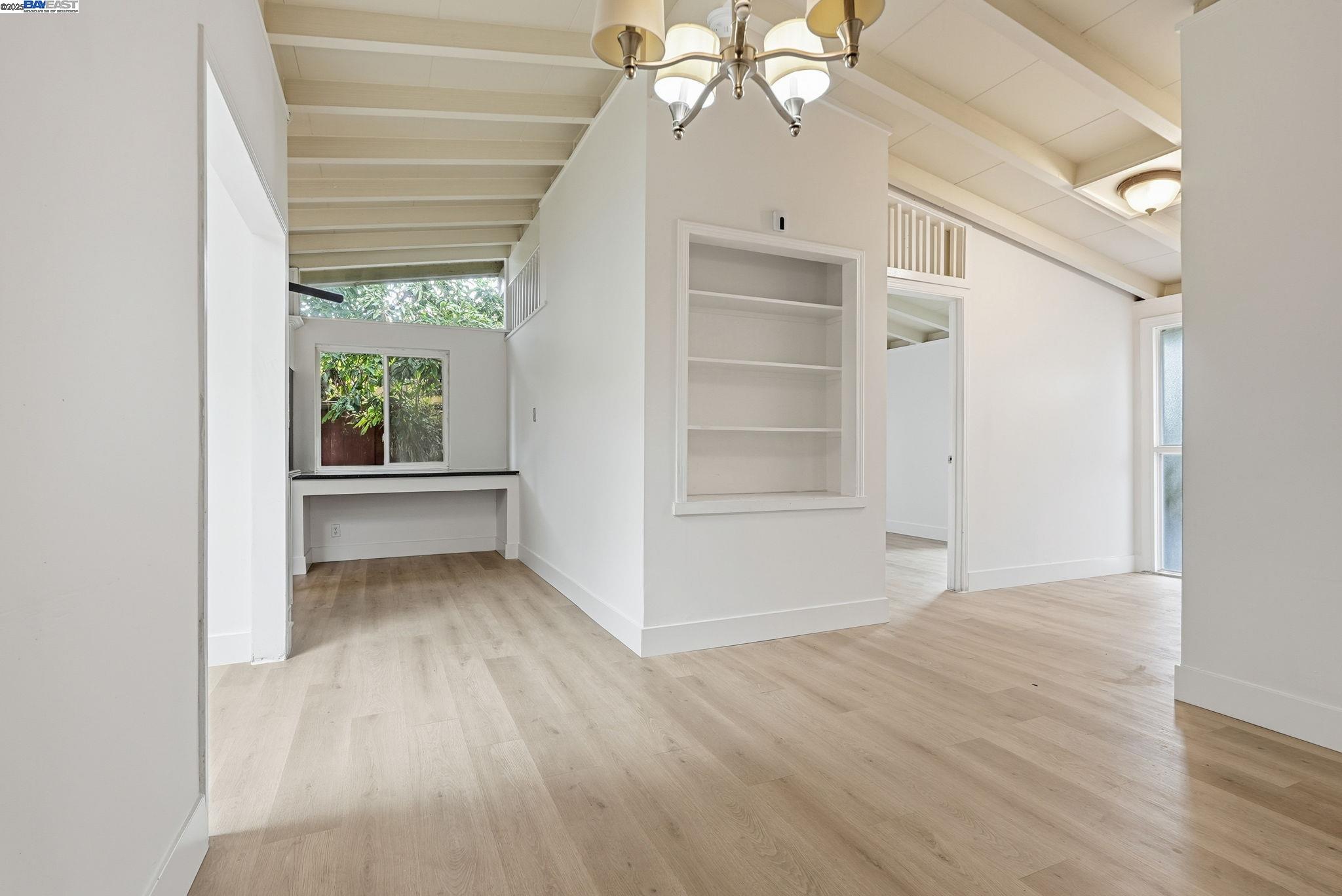 Detail Gallery Image 8 of 40 For 24796 Pear St, Hayward,  CA 94545 - 5 Beds | 2 Baths