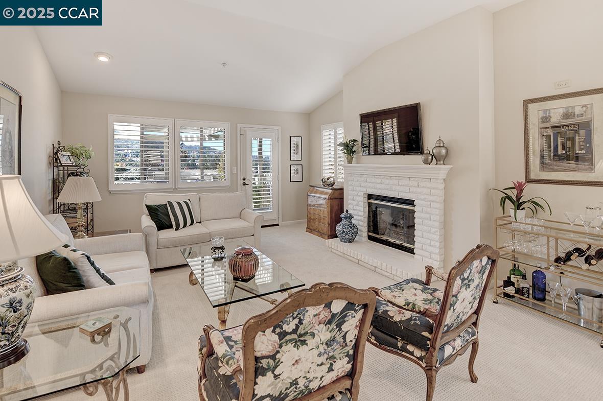 Photo #2: 41115798 Listing: Photo #2