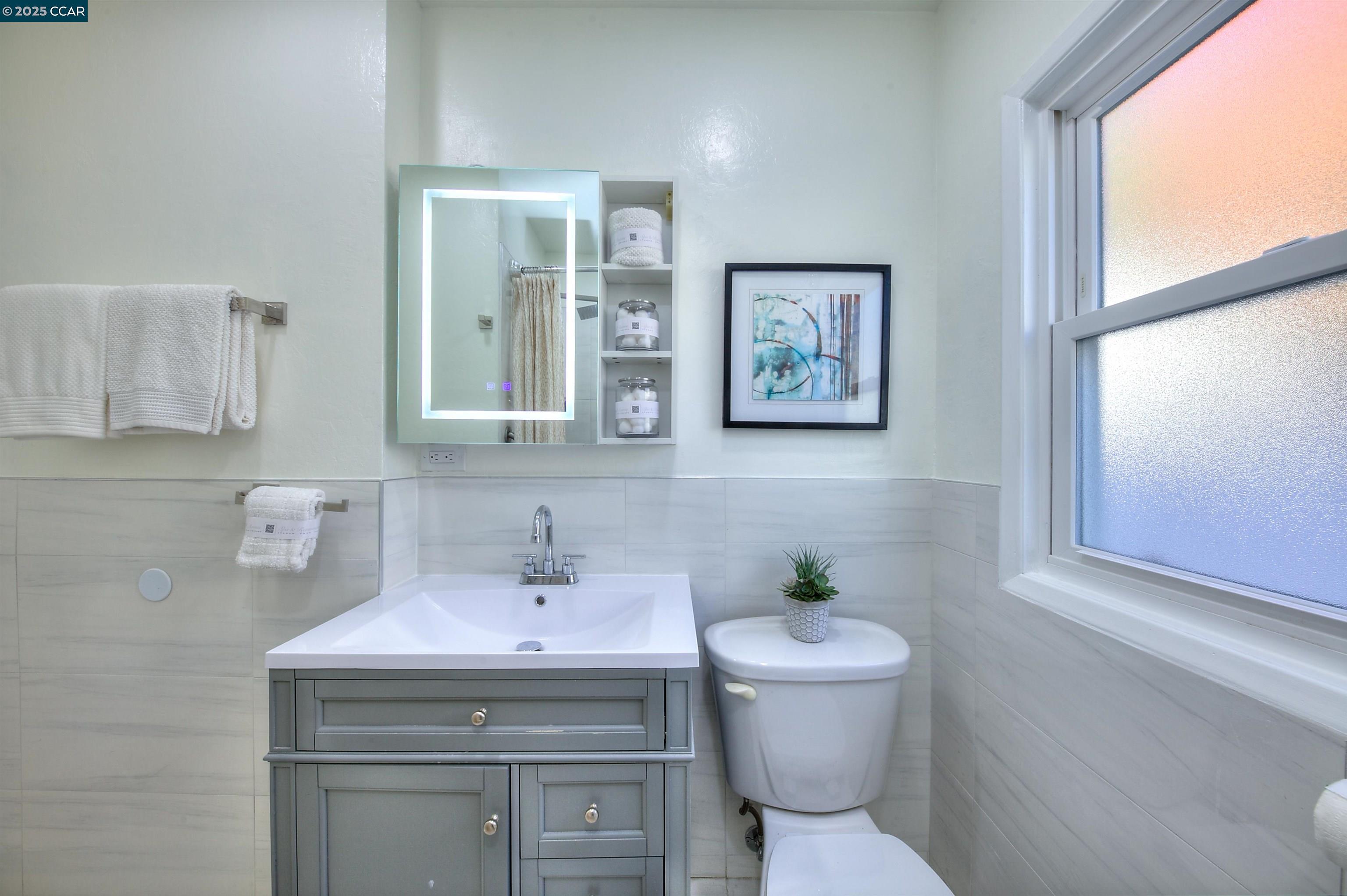 Detail Gallery Image 19 of 48 For 3226 Lowell Ave, Richmond,  CA 94804 - 3 Beds | 2 Baths