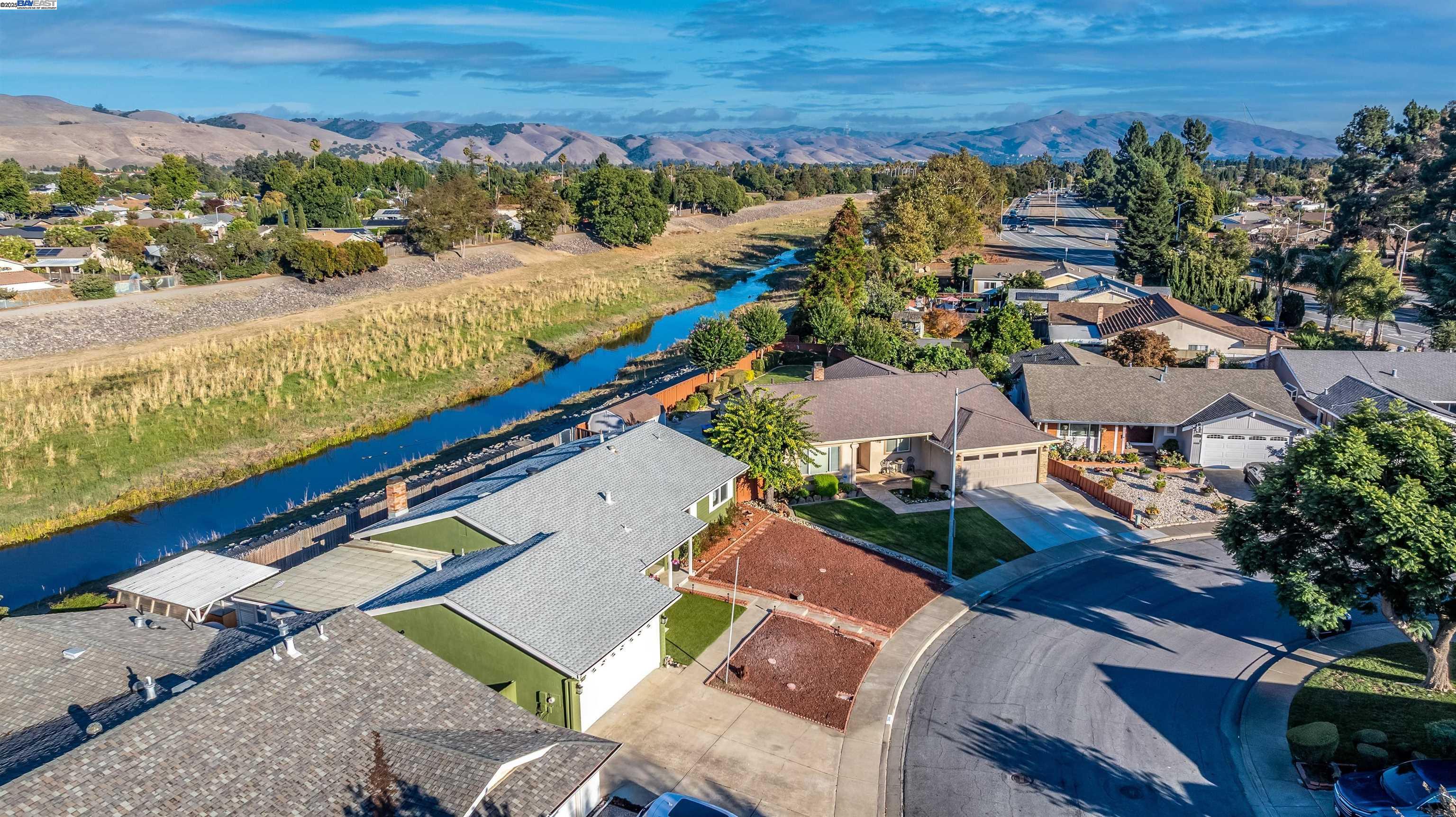 Detail Gallery Image 4 of 14 For 3184 Waugh Place, Fremont,  CA 94538 - 3 Beds | 2 Baths