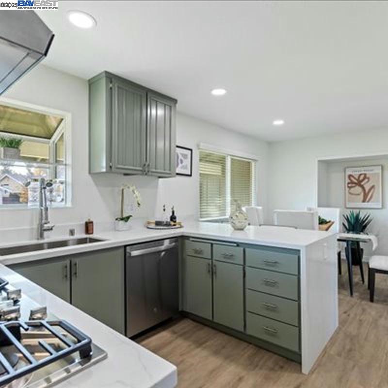 Detail Gallery Image 6 of 47 For 3184 Waugh Place, Fremont,  CA 94536 - 3 Beds | 2 Baths