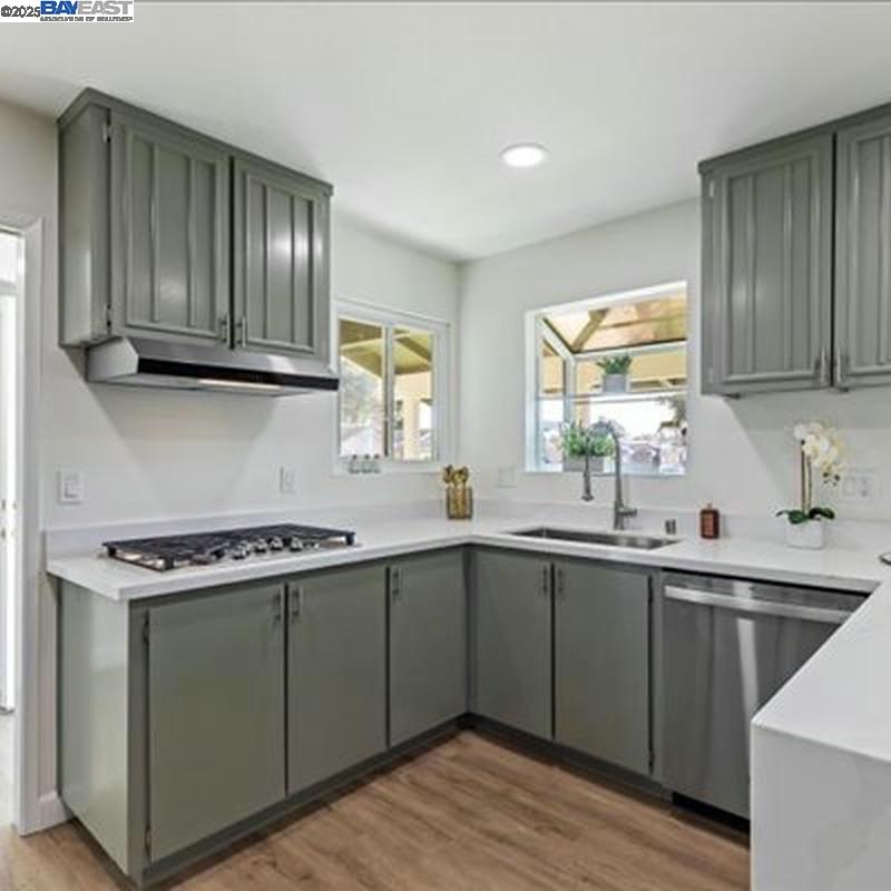 Detail Gallery Image 7 of 47 For 3184 Waugh Place, Fremont,  CA 94536 - 3 Beds | 2 Baths