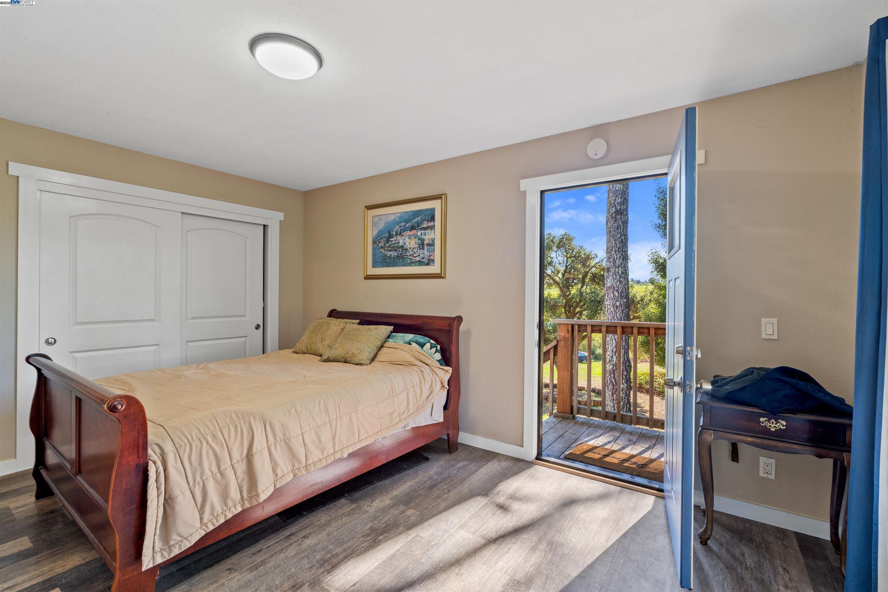 Detail Gallery Image 8 of 30 For 2103 W Peachland Ave, Sebastopol,  CA 95472 - 3 Beds | 2 Baths