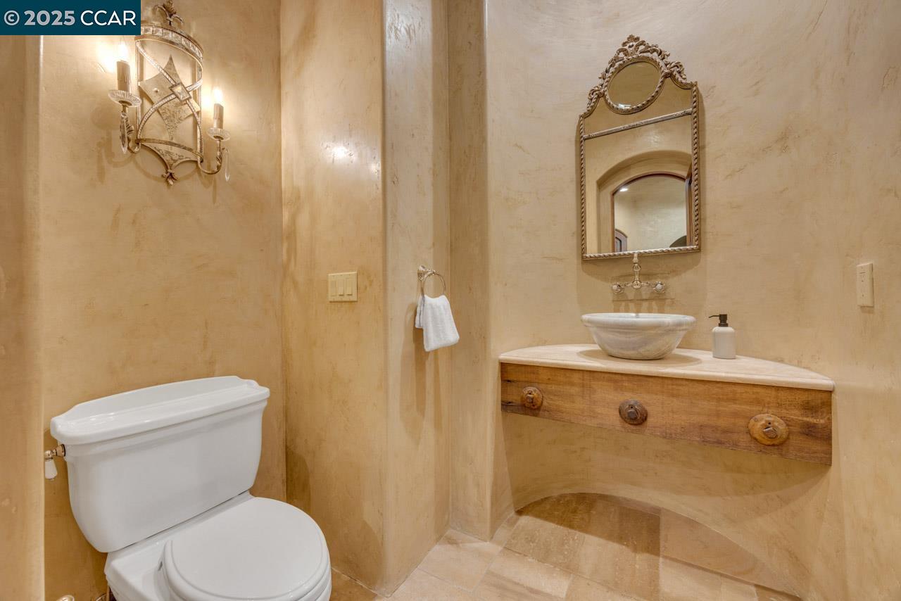 Detail Gallery Image 11 of 54 For 104 Muir Ln, Alamo,  CA 94507 - 5 Beds | 4/1 Baths